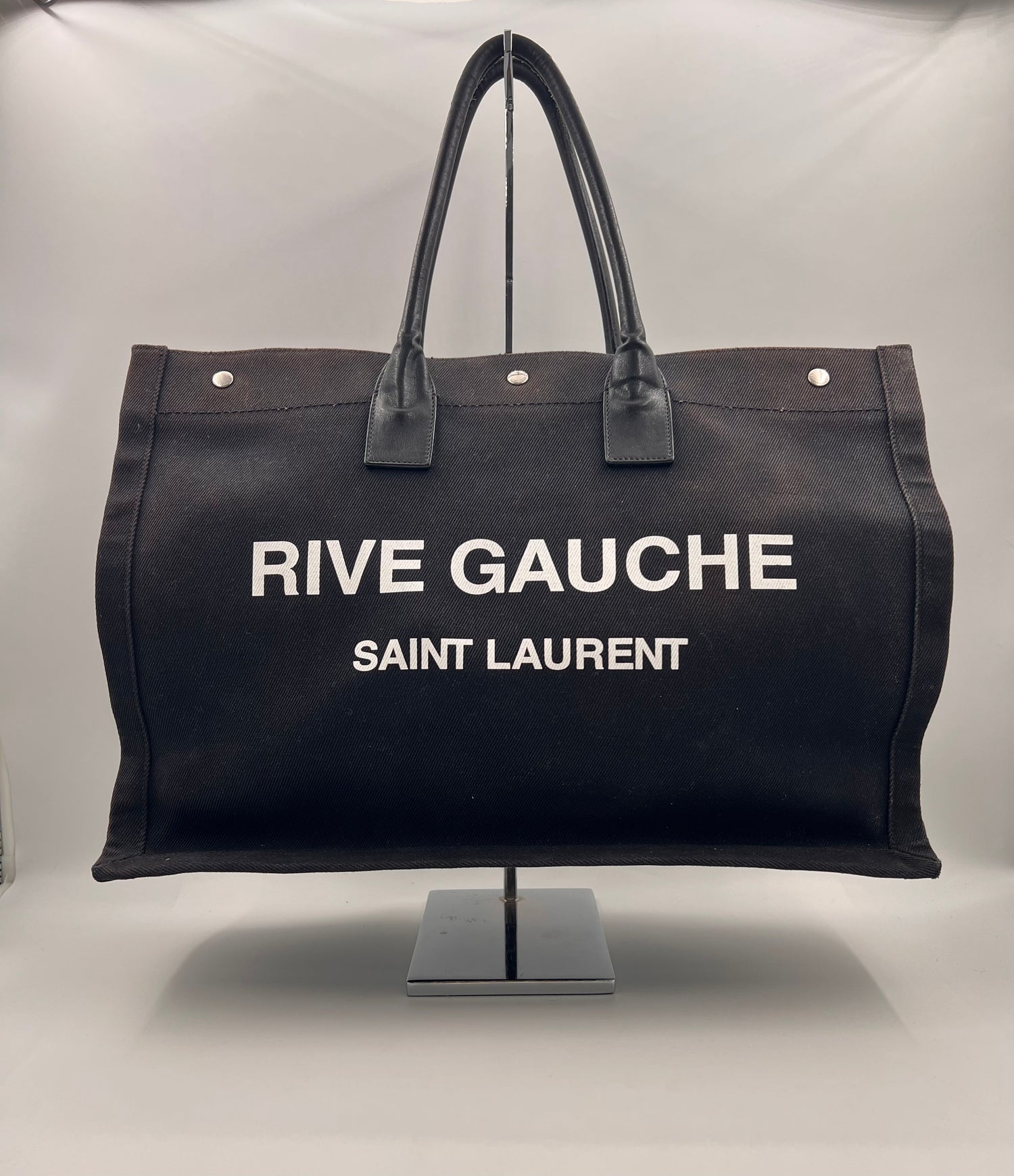 YSL Fair / Well-Loved: Item shows wear Handbag
