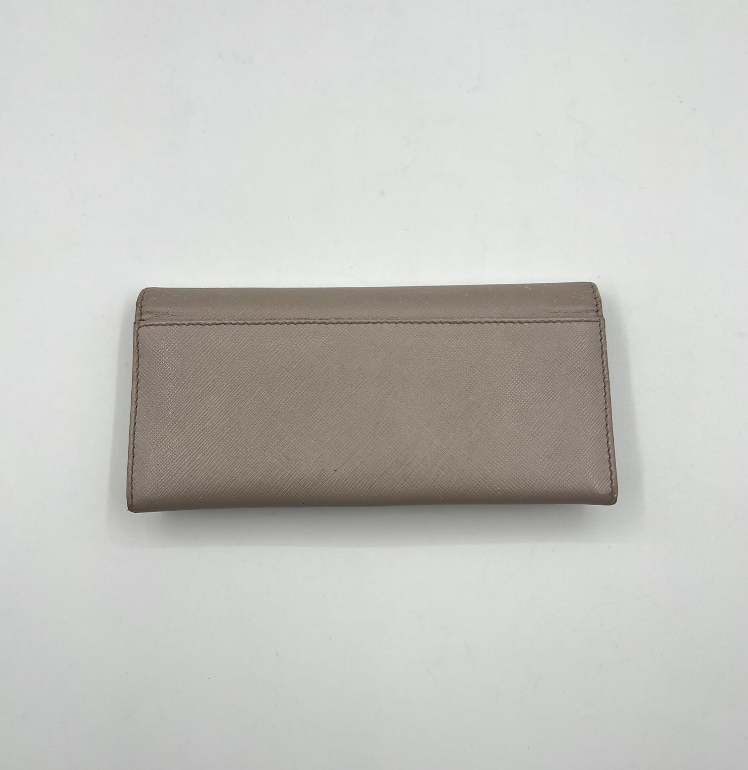 FERRAGAMO Fair / Well-Loved: Item shows wear Wallet