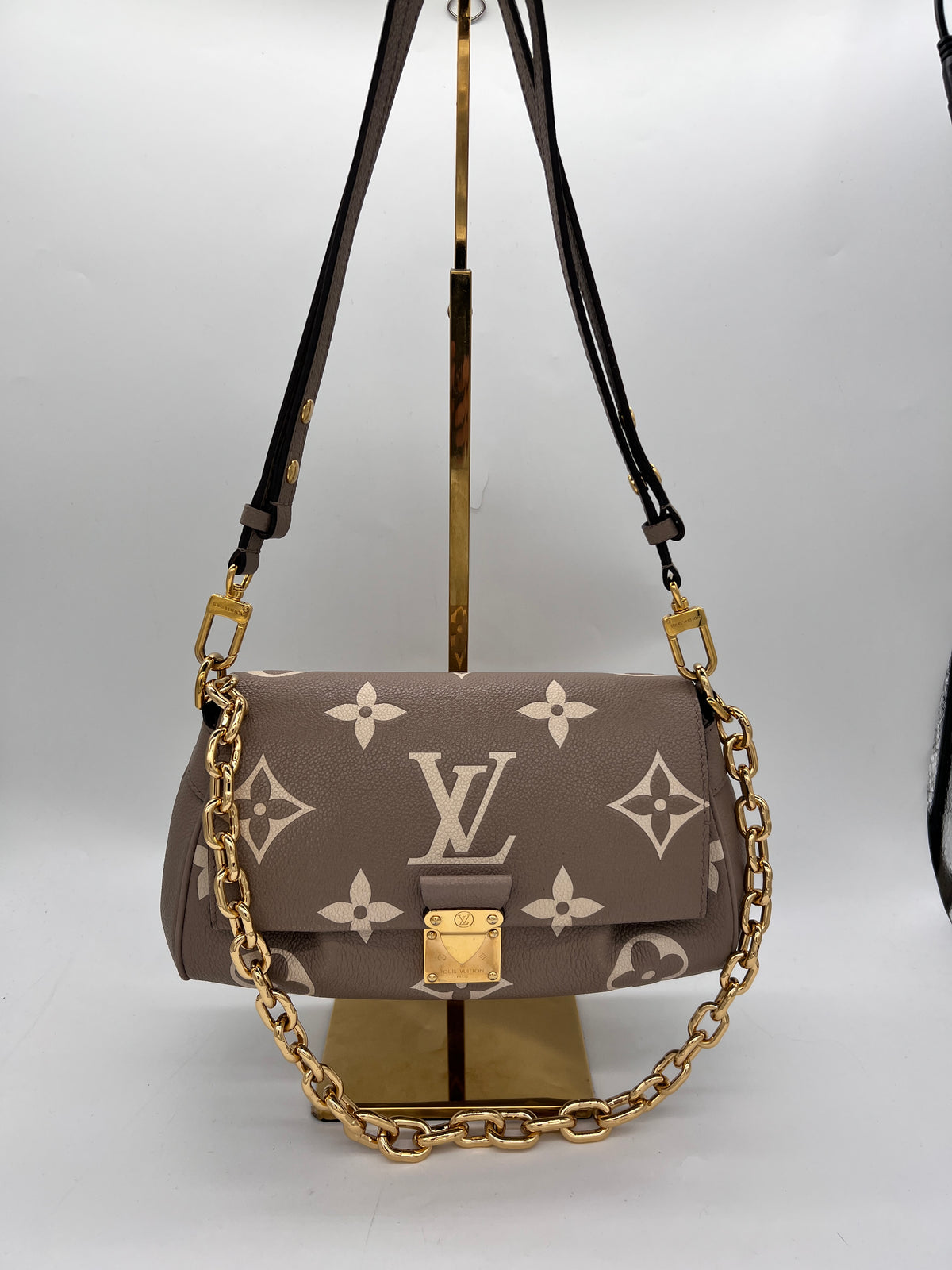 LOUIS VUITTON Handbag