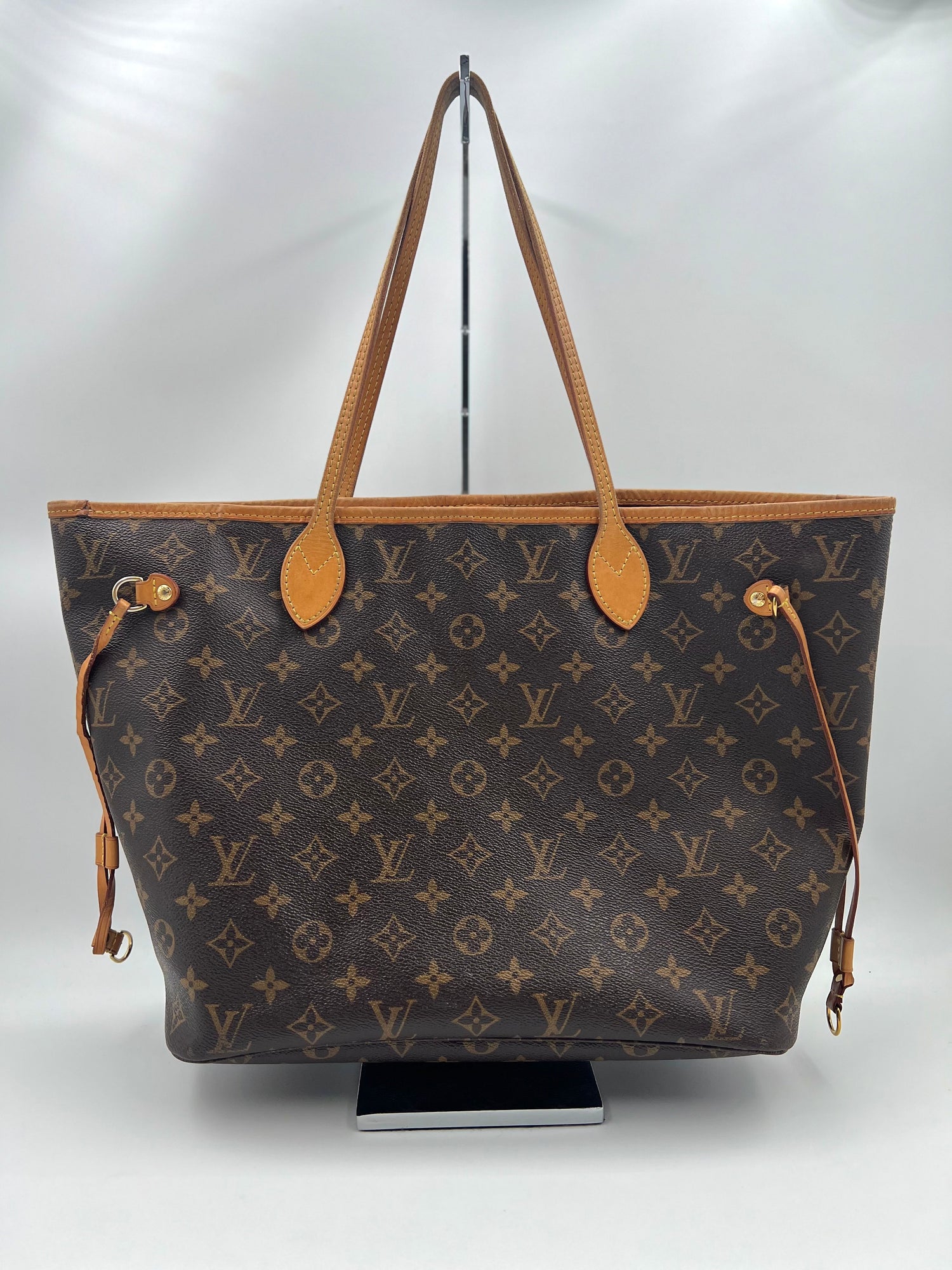 LOUIS VUITTON Handbag