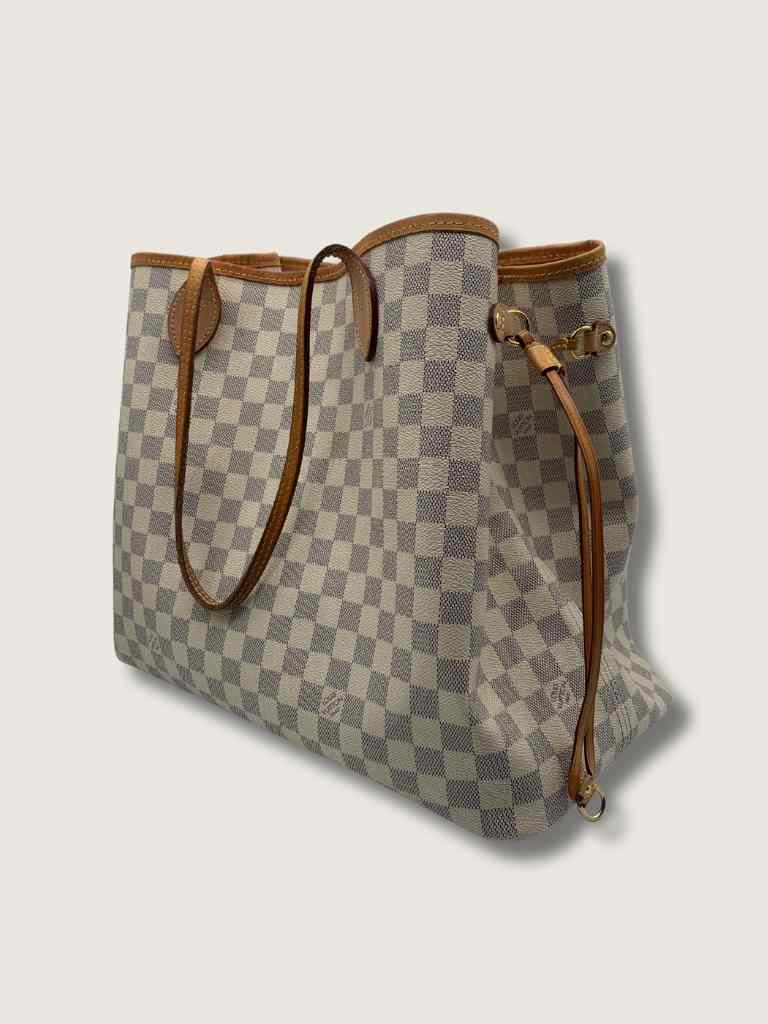 LOUIS VUITTON Handbag
