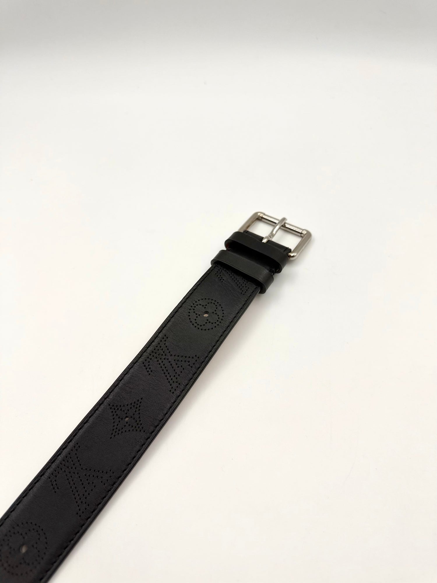 LOUIS VUITTON Mens Belt (Fair)