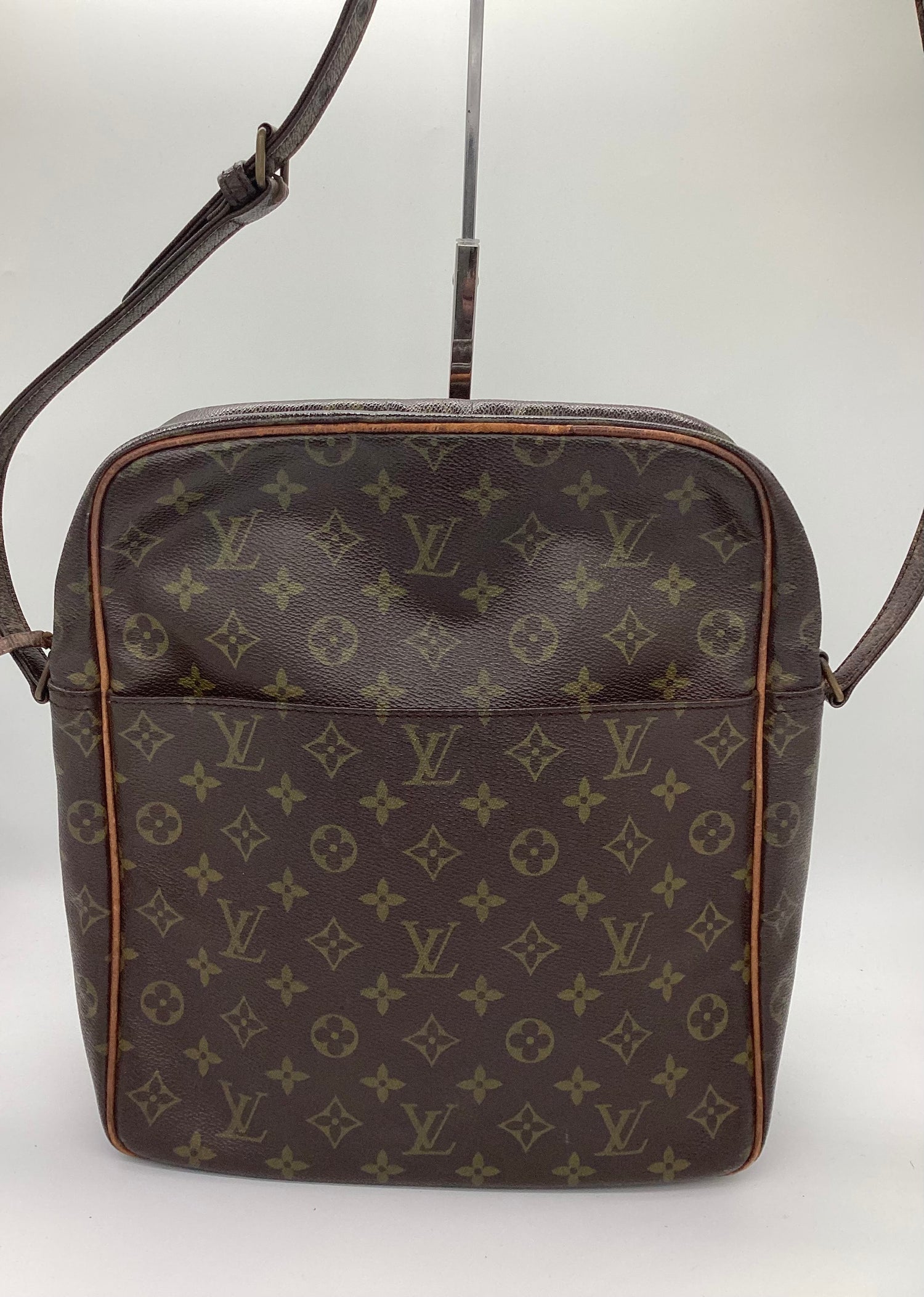 LOUIS VUITTON Handbag