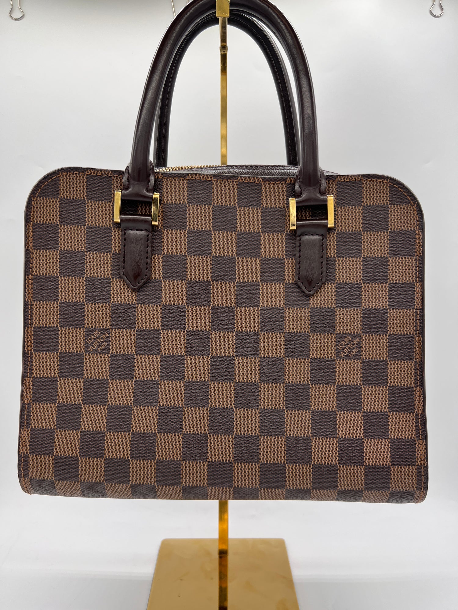 LOUIS VUITTON Excellent: This item is gently used Handbag