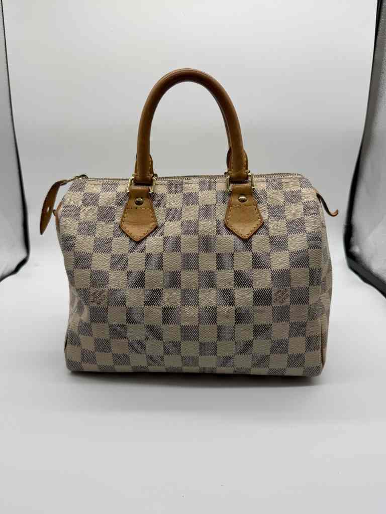 LOUIS VUITTON Handbag