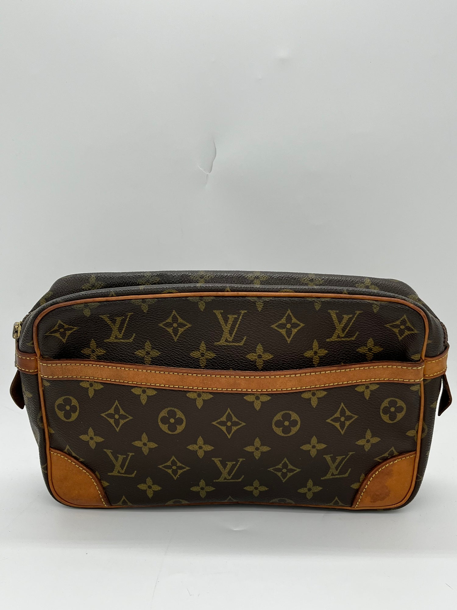 LOUIS VUITTON Pouch