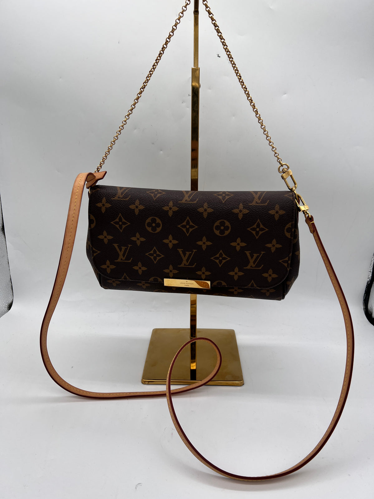 LOUIS VUITTON Handbag