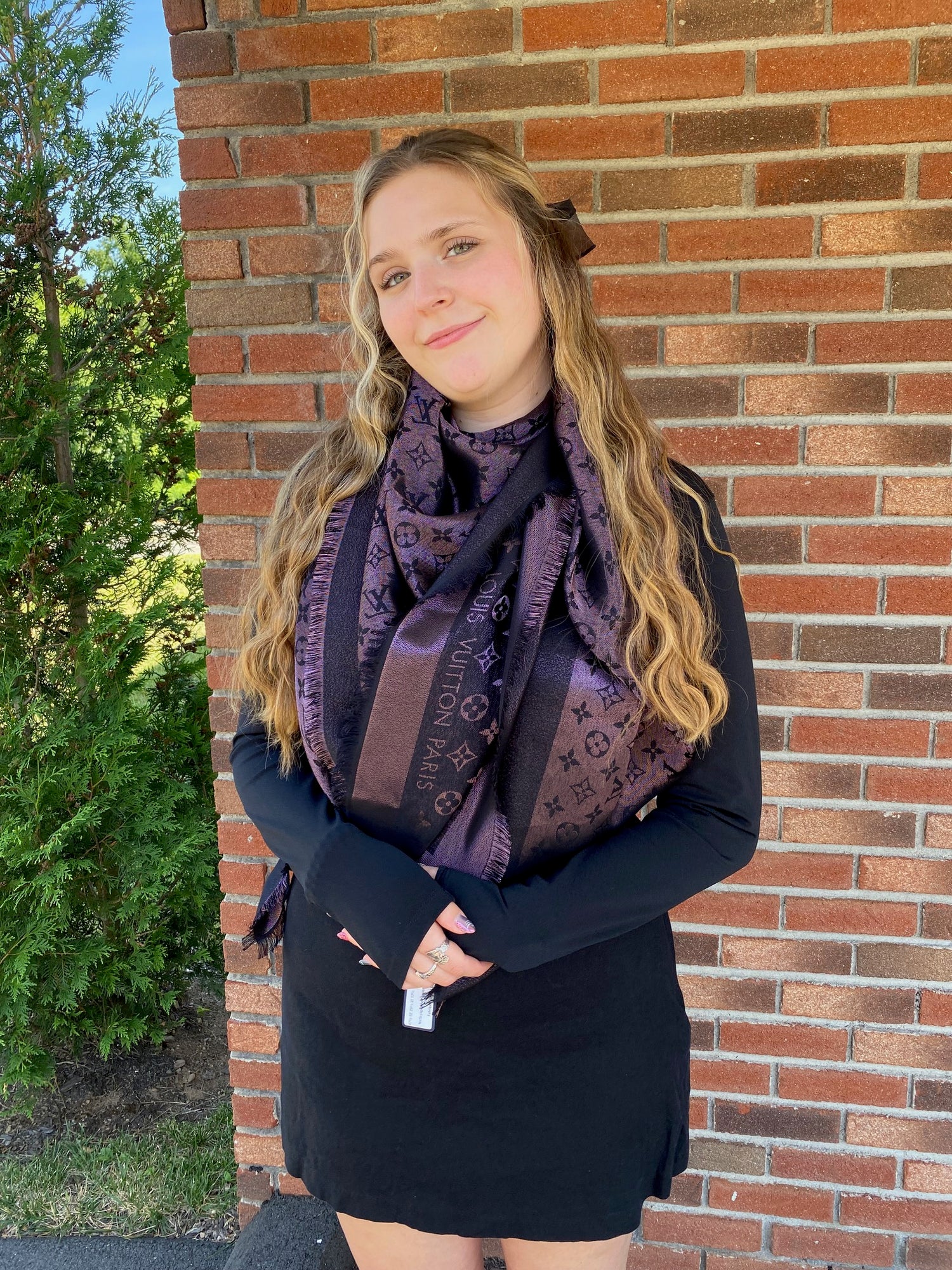 LOUIS VUITTON Scarves