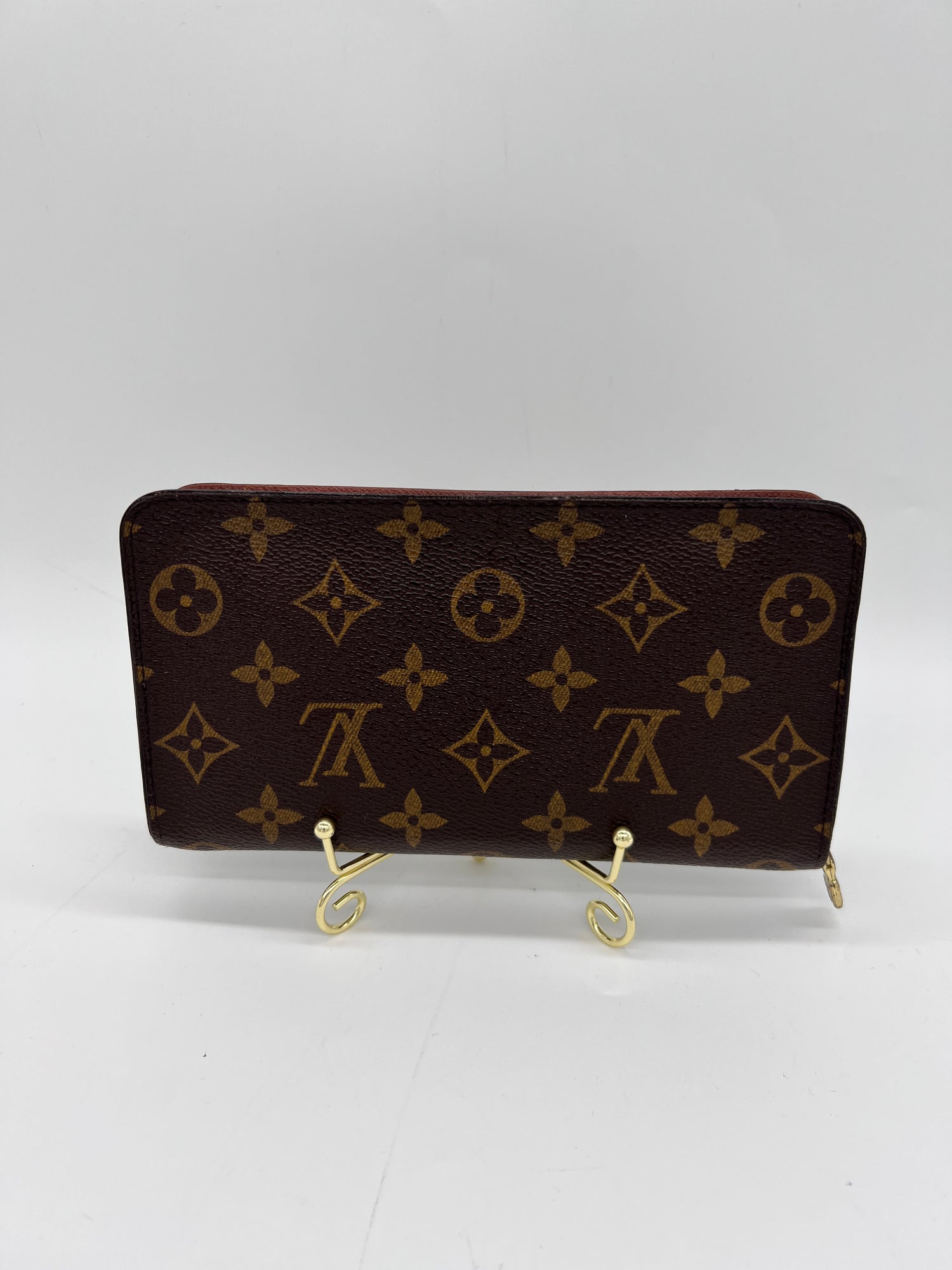 LOUIS VUITTON Excellent: This item is gently used Wallet