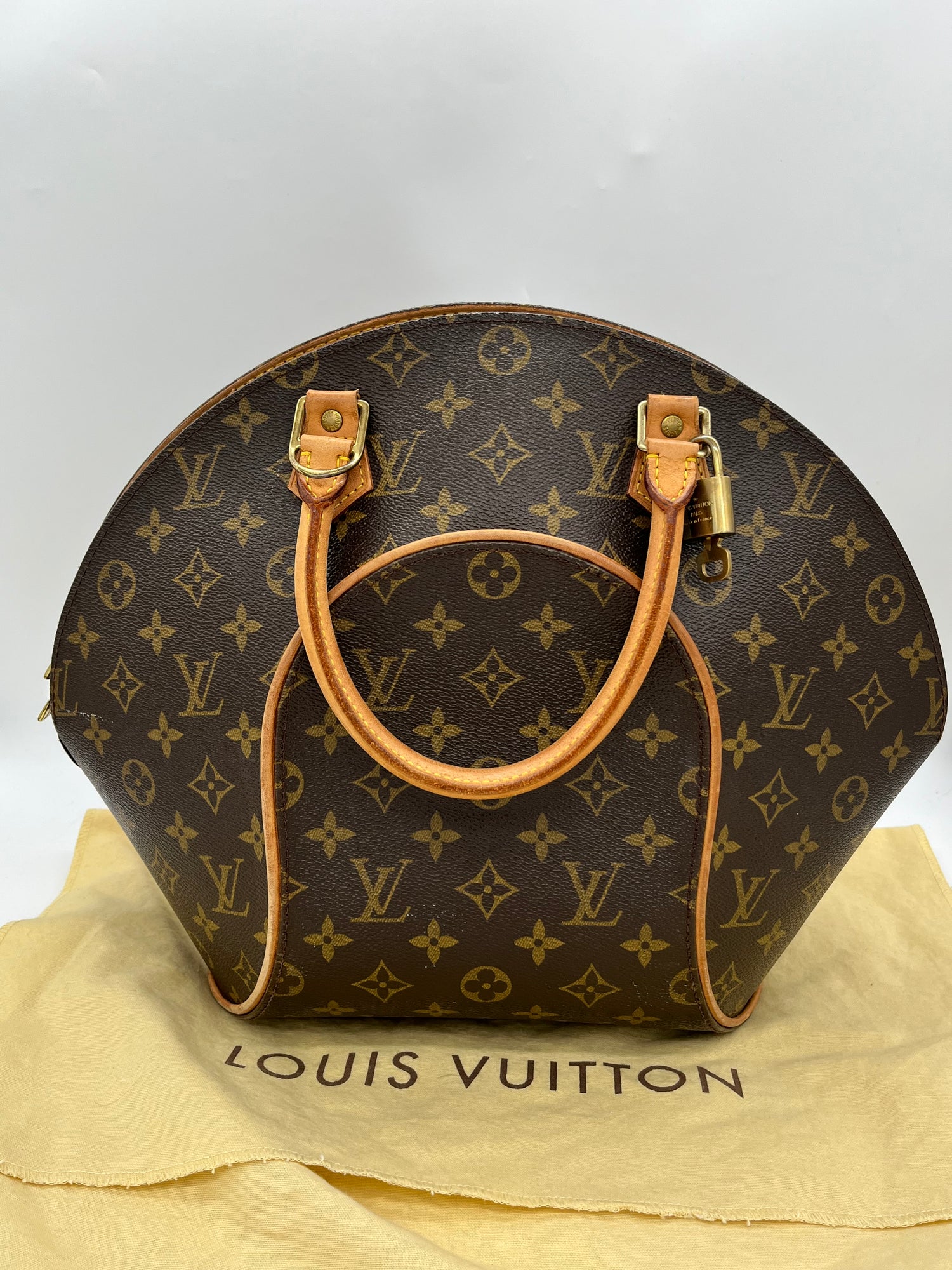 LOUIS VUITTON Good: Item has clear signs of wear Handbag