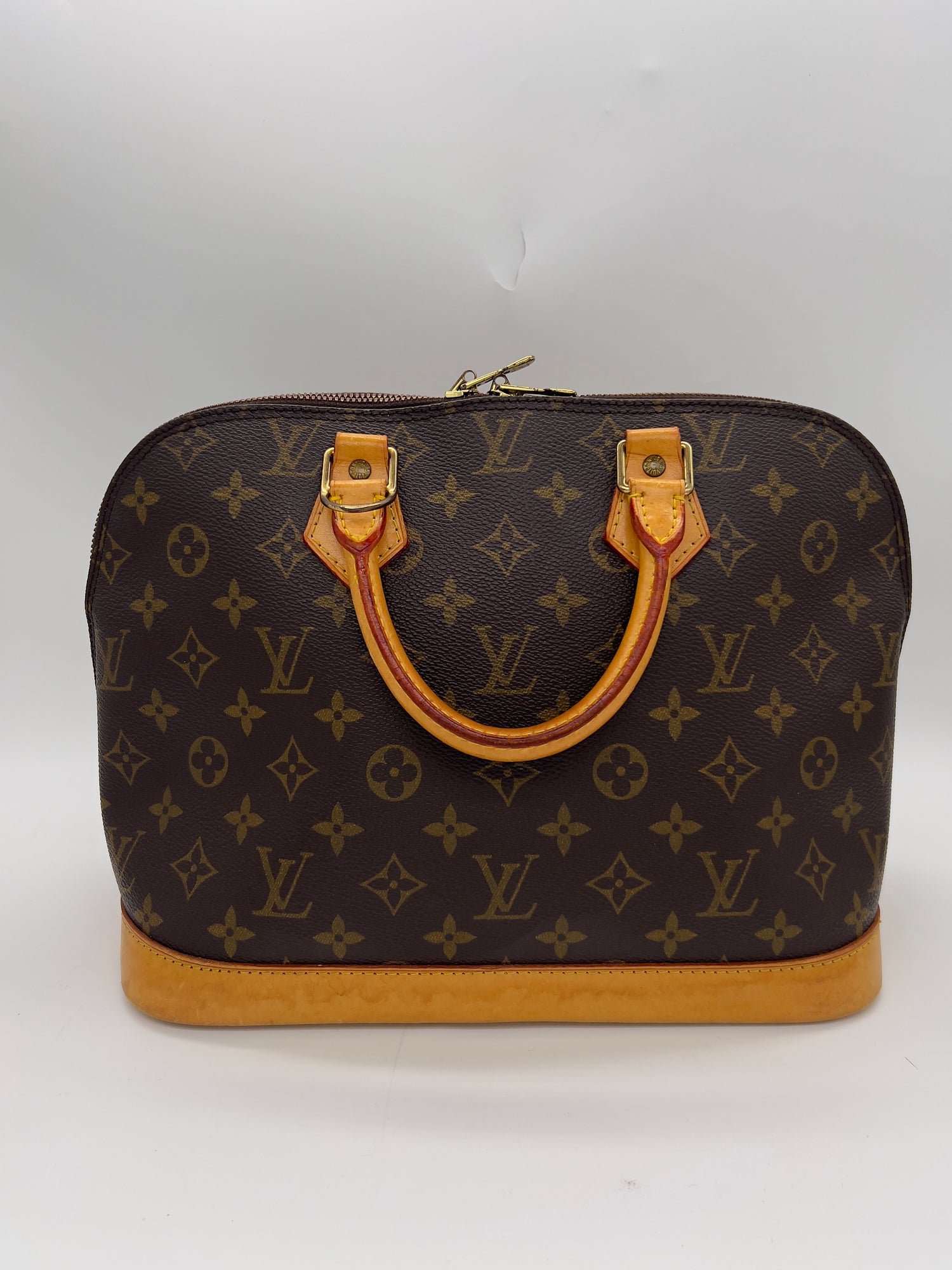 LOUIS VUITTON Handbag