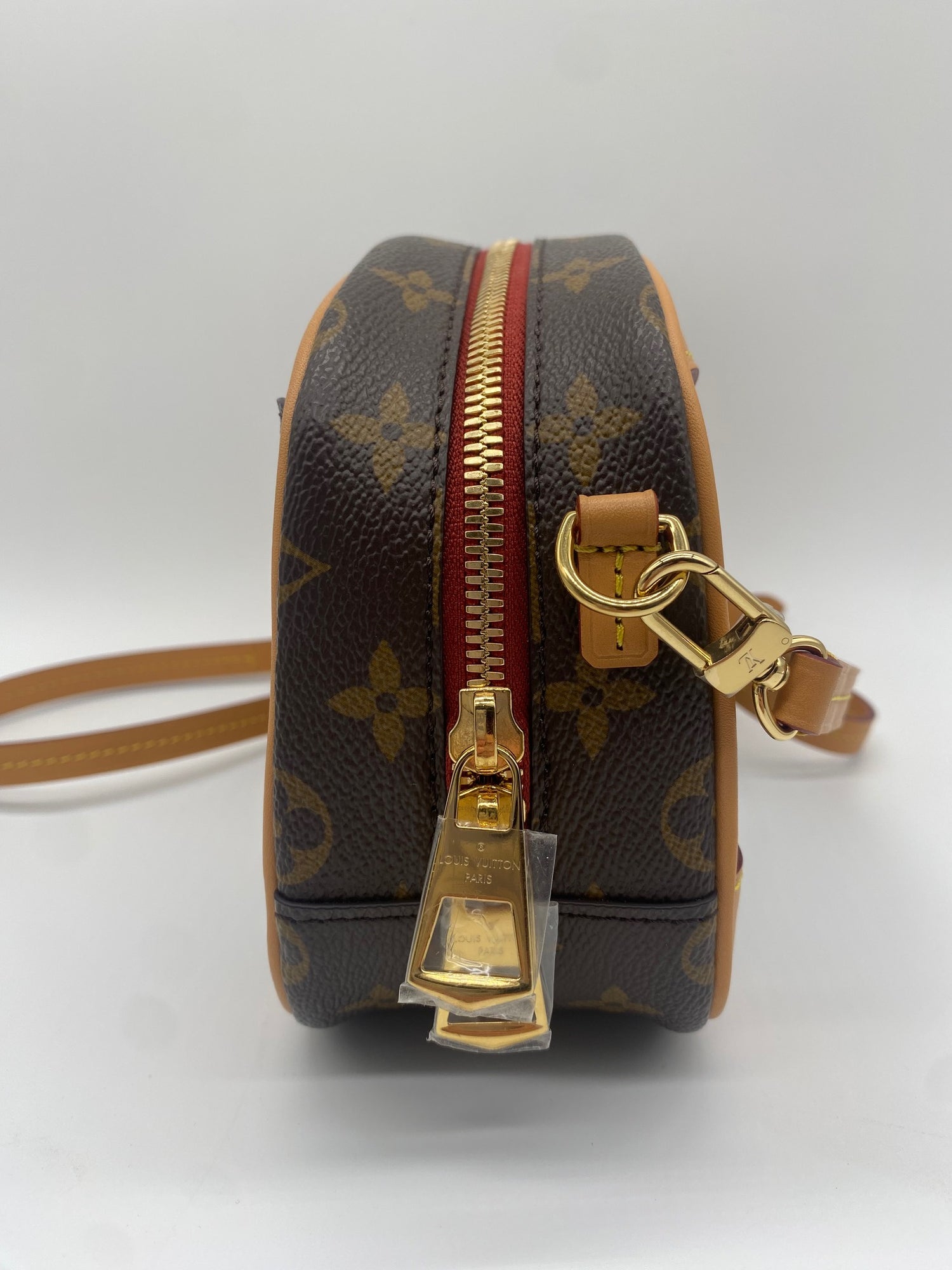 LOUIS VUITTON Like New / NWOT: Item is pristine Handbag