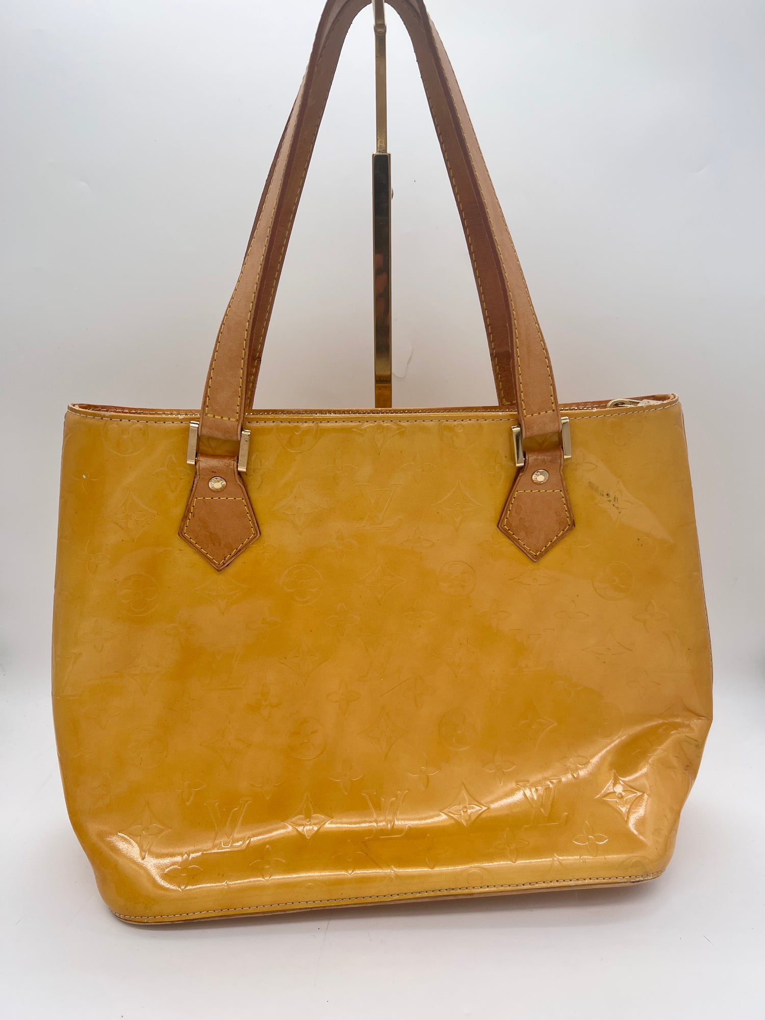LOUIS VUITTON Handbag