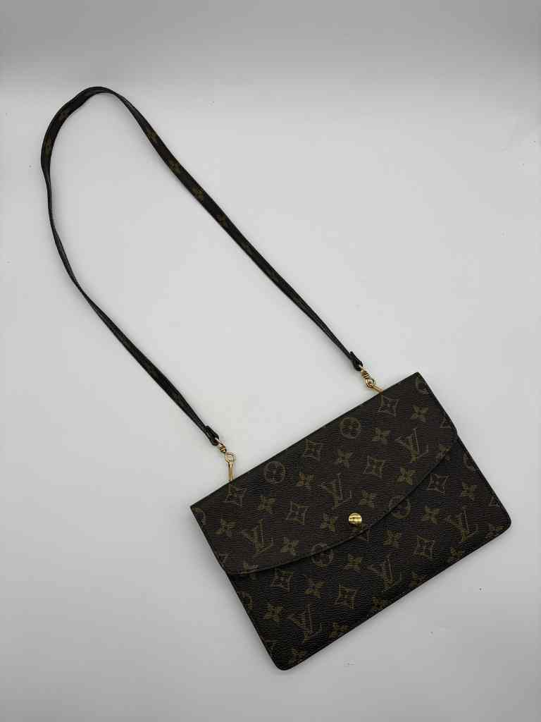 LOUIS VUITTON Handbag