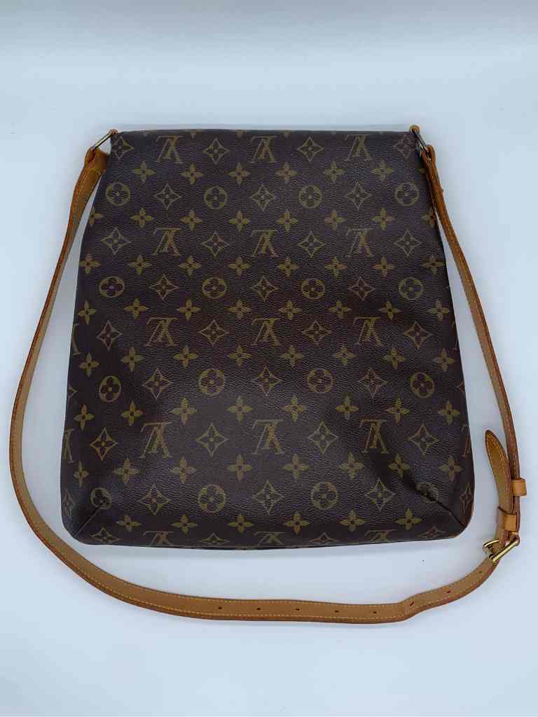 LOUIS VUITTON Handbag