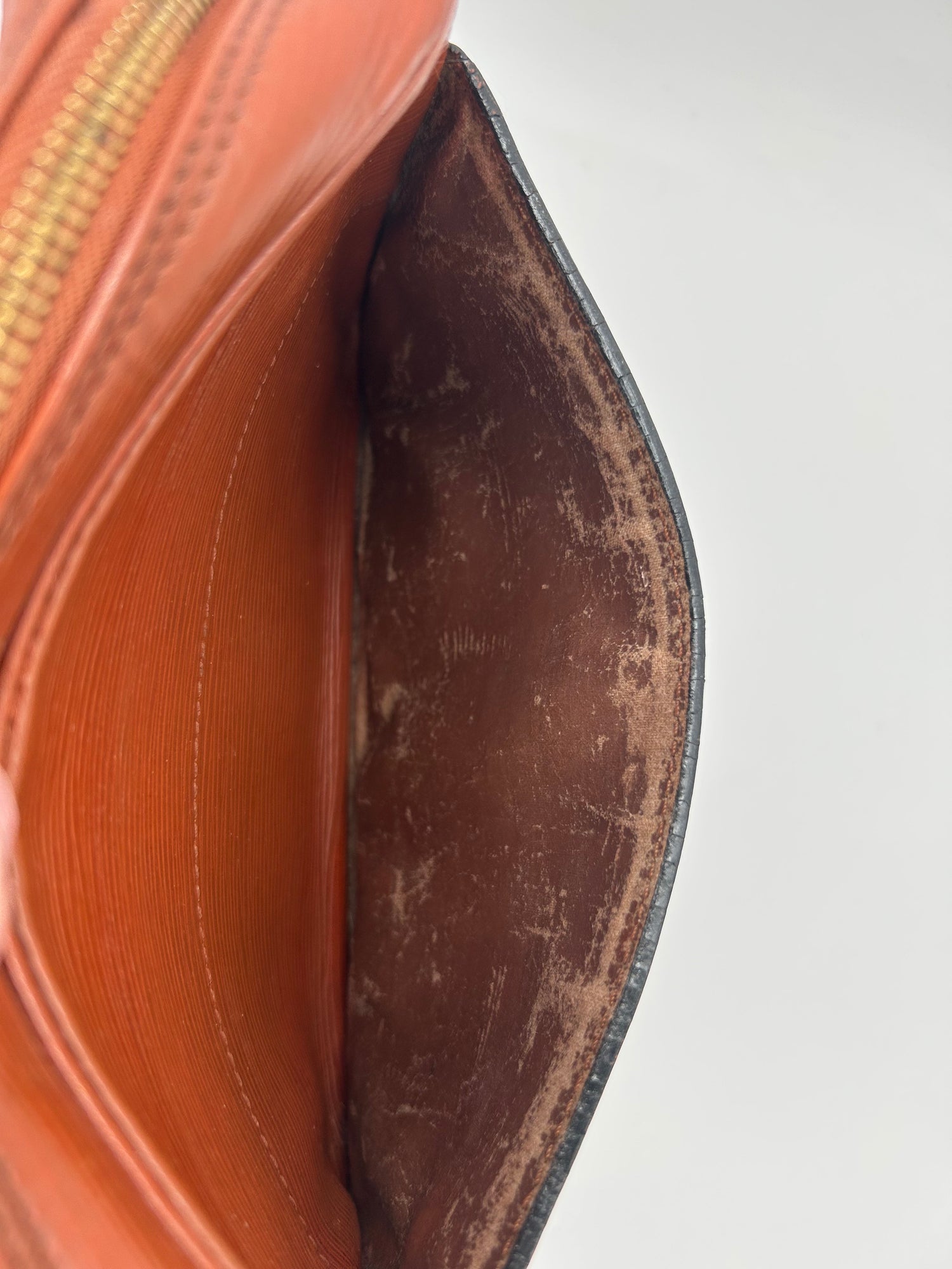 LOUIS VUITTON Handbag