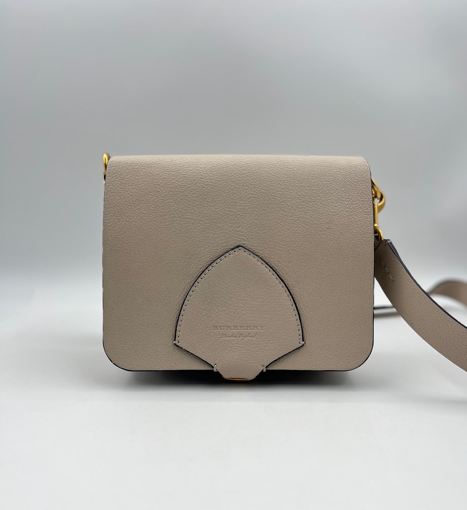 BURBERRY Fair / Well-Loved: Item shows wear Handbag