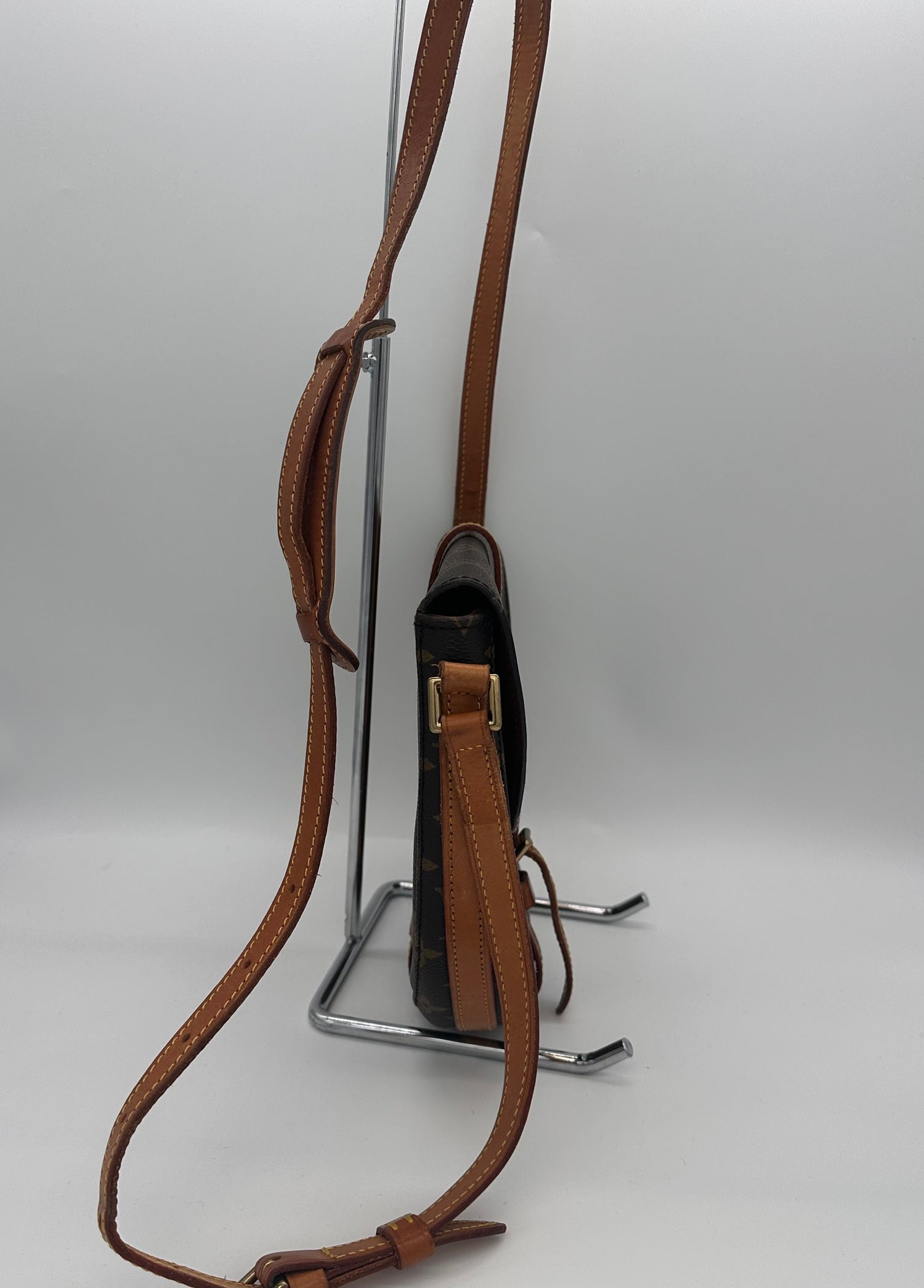 LOUIS VUITTON Handbag