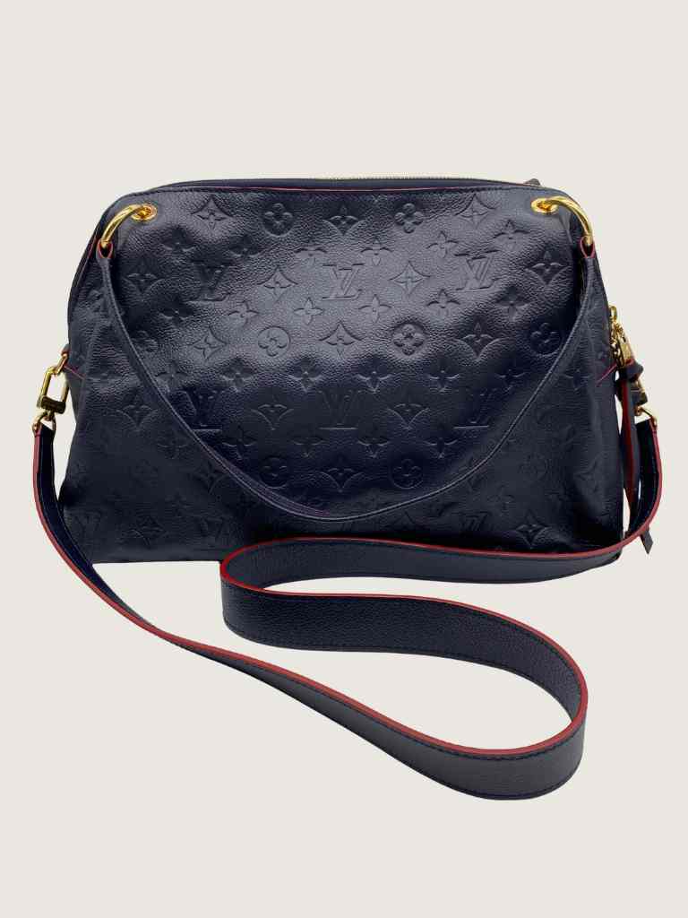 LOUIS VUITTON Handbag