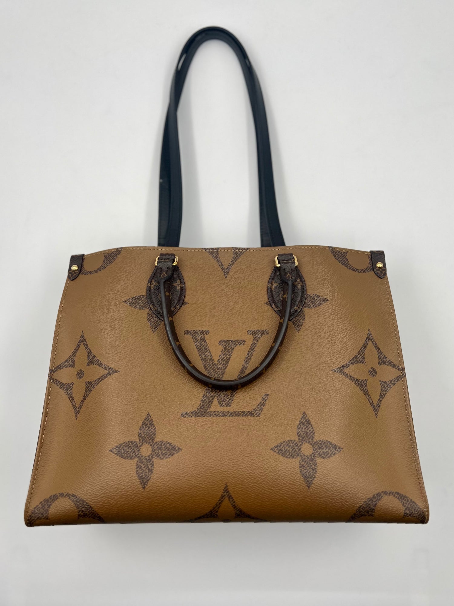 LOUIS VUITTON Handbag