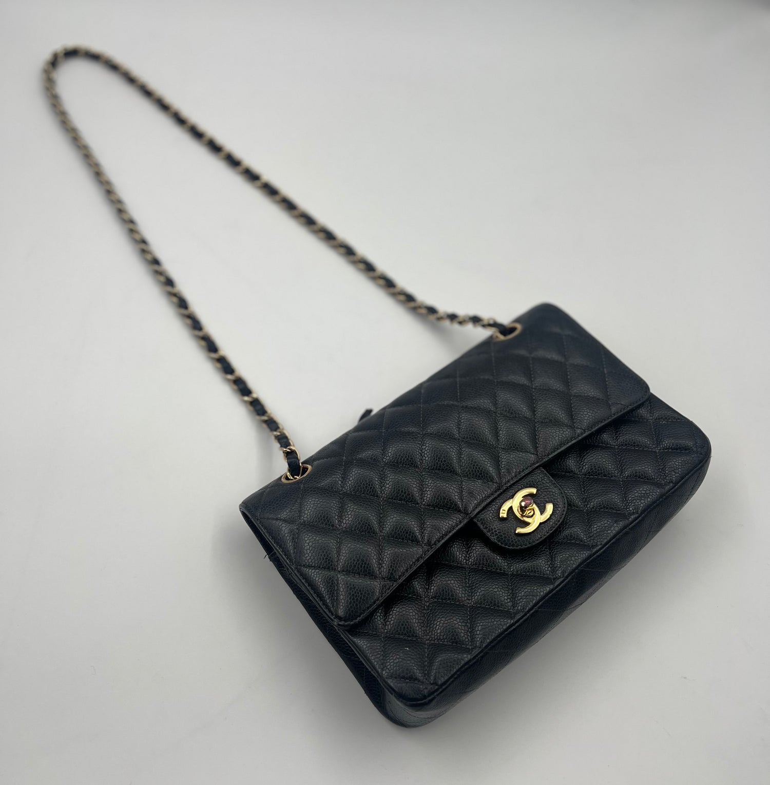 CHANEL Shoulder Handbag