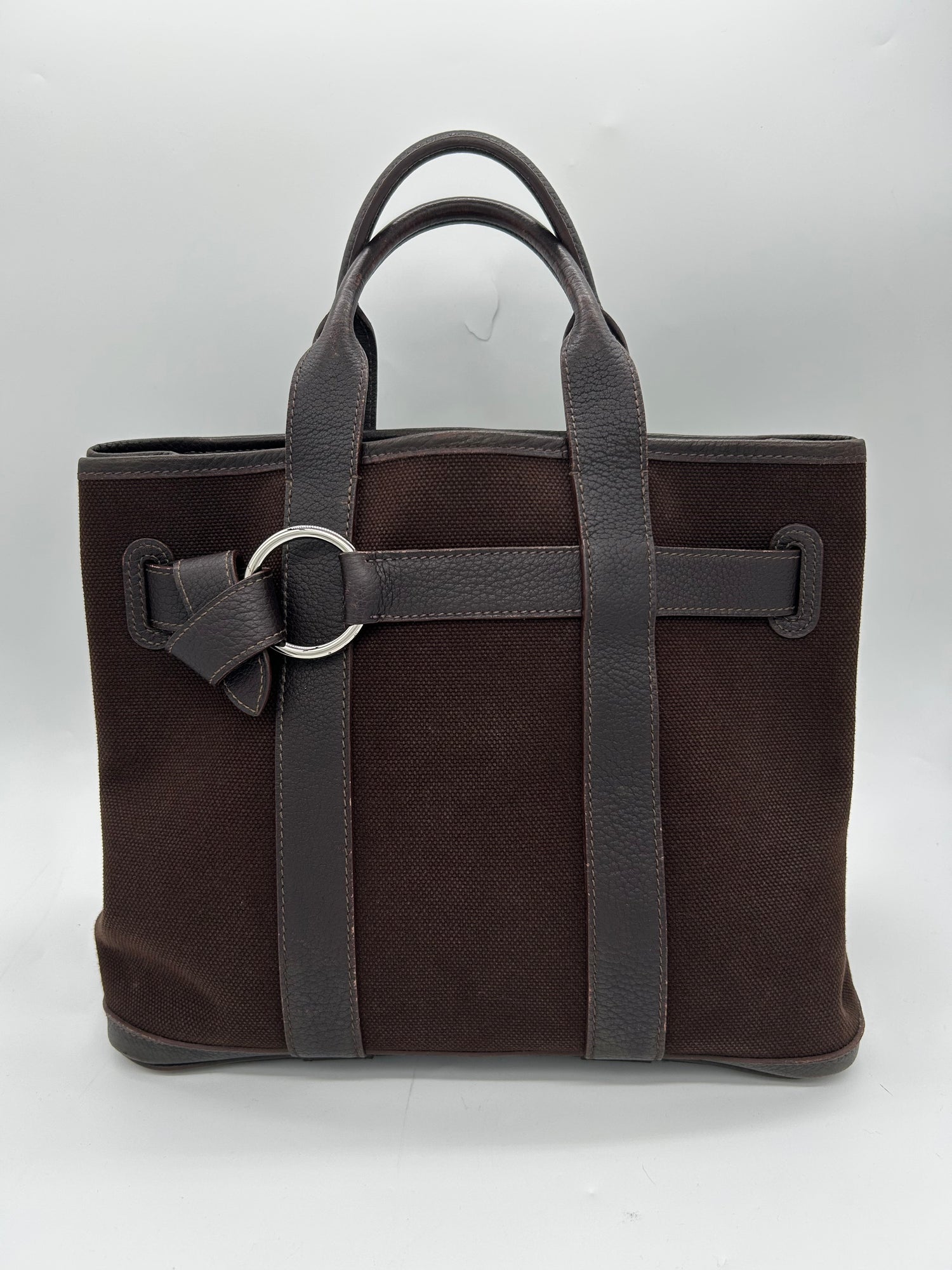 Hermes Excellent: This item is gently used Handbag