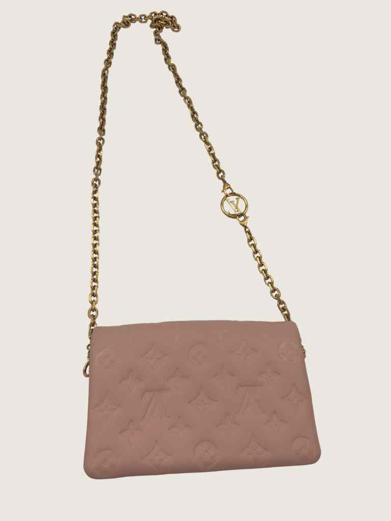 LOUIS VUITTON Handbag