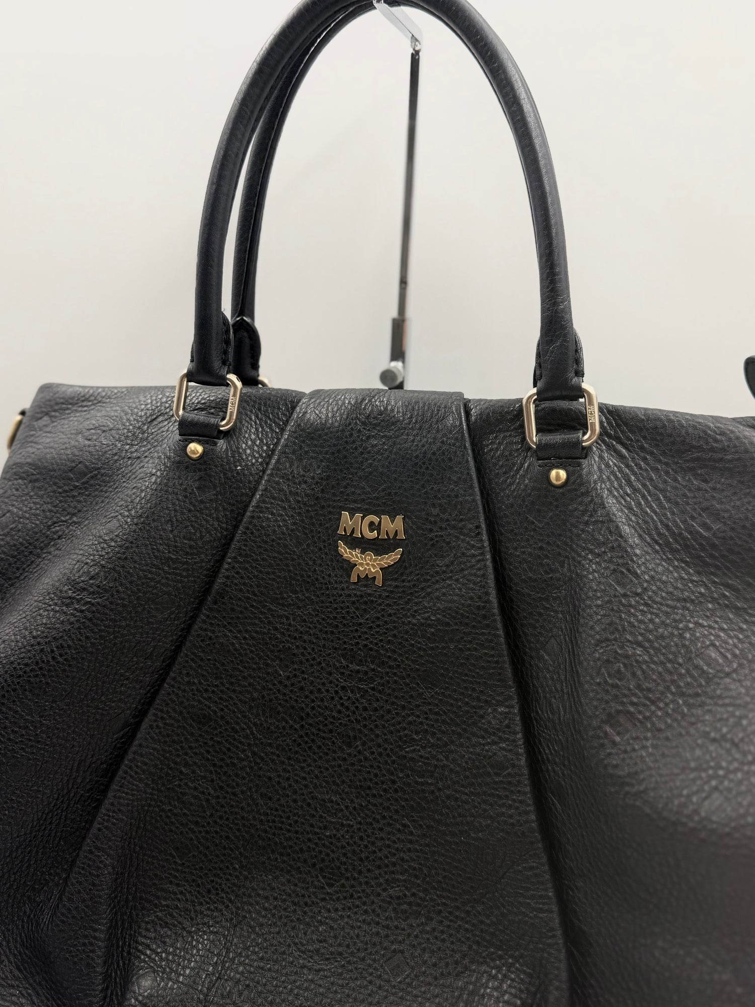 MCM Handbag ( Good )