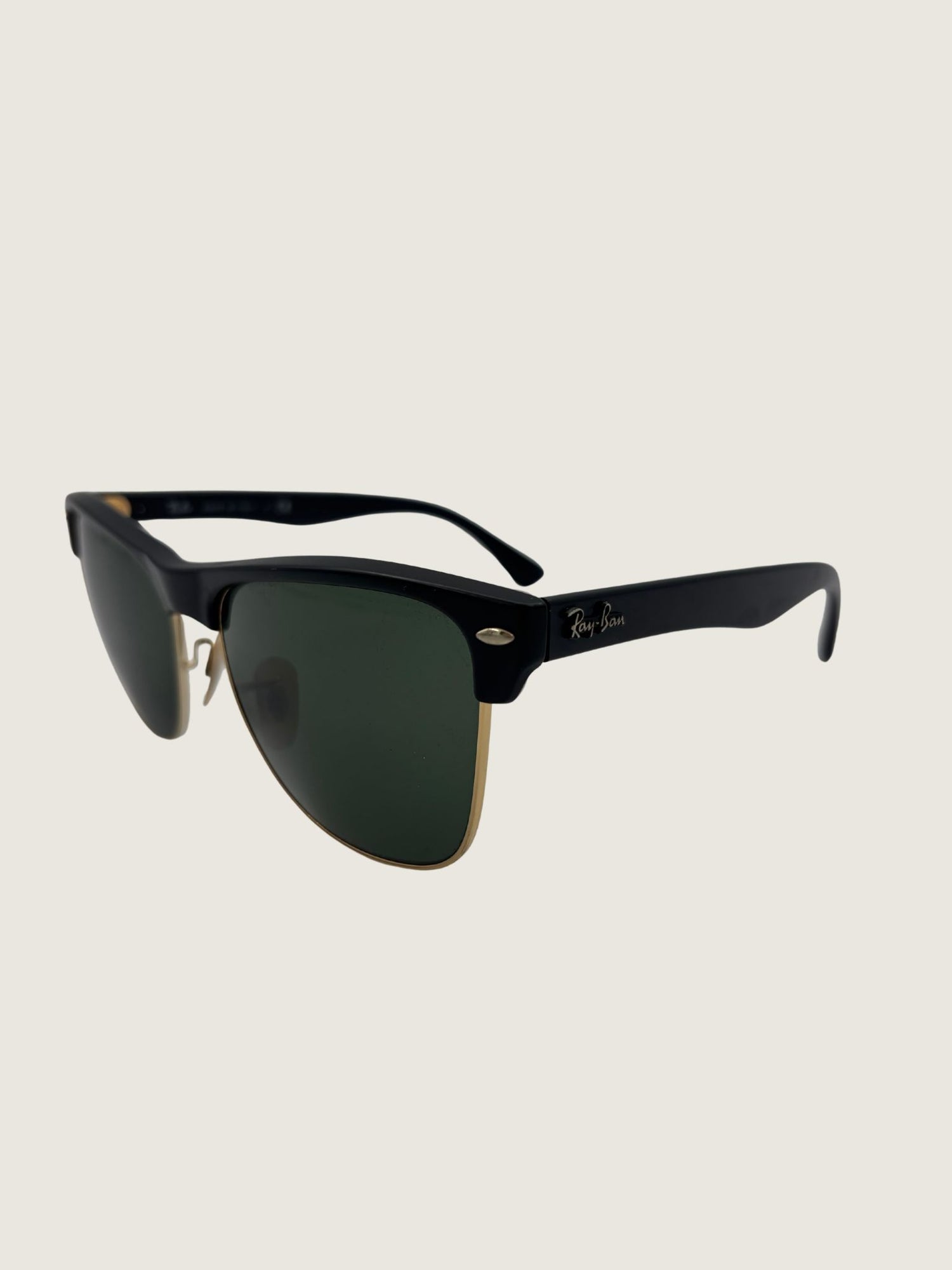 RAY BAN Excellent: This item is gently used Sunglasses