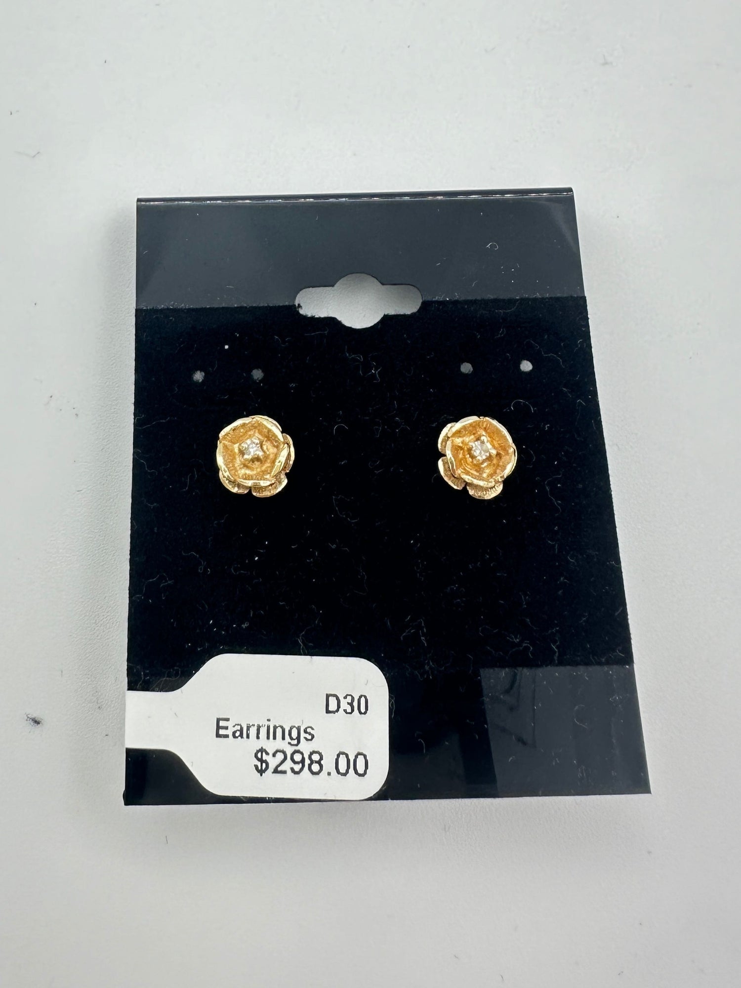 14k gold Good: Item has clear signs of wear Earrings