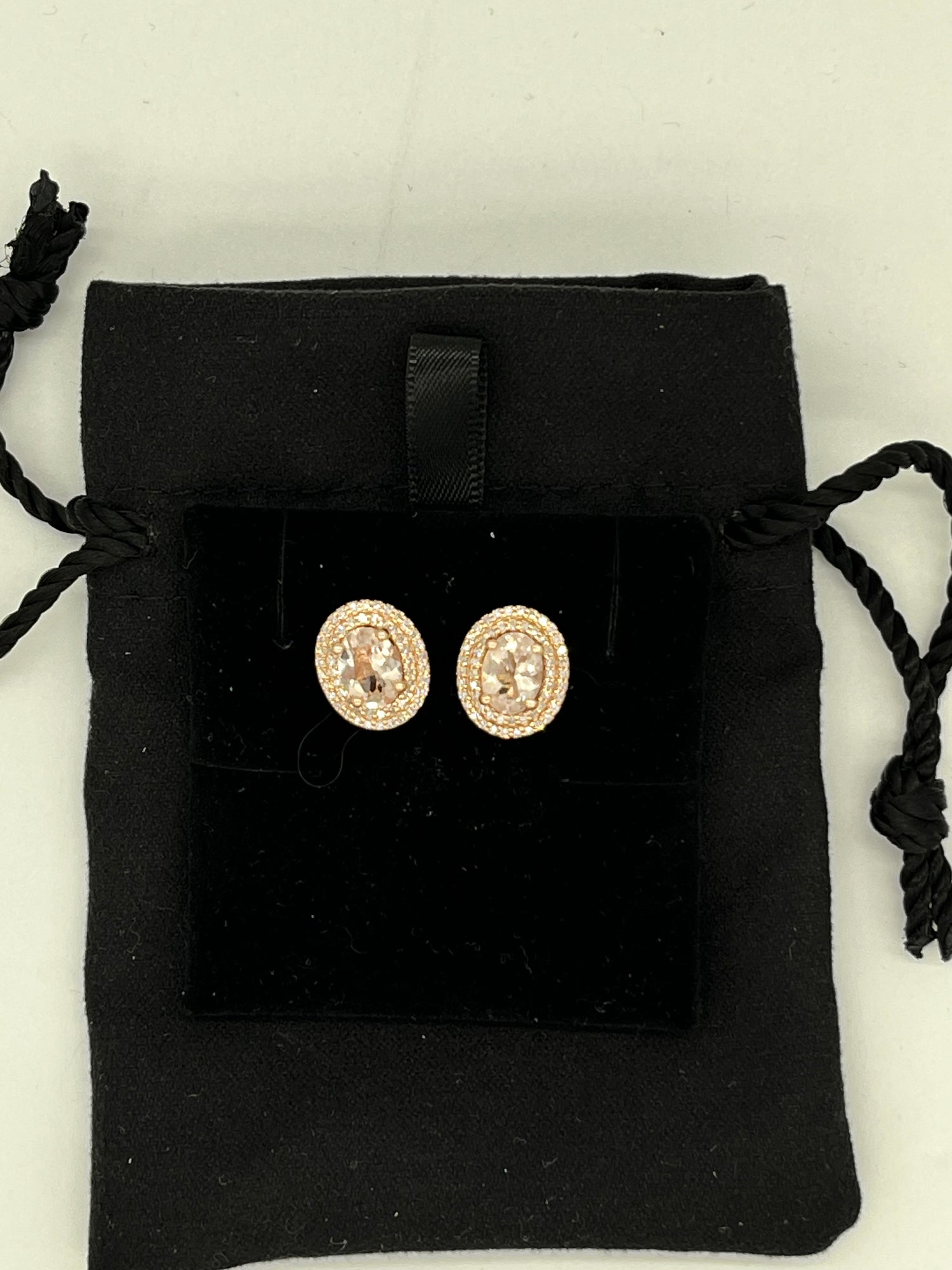 14k gold Excellent: This item is gently used Earrings