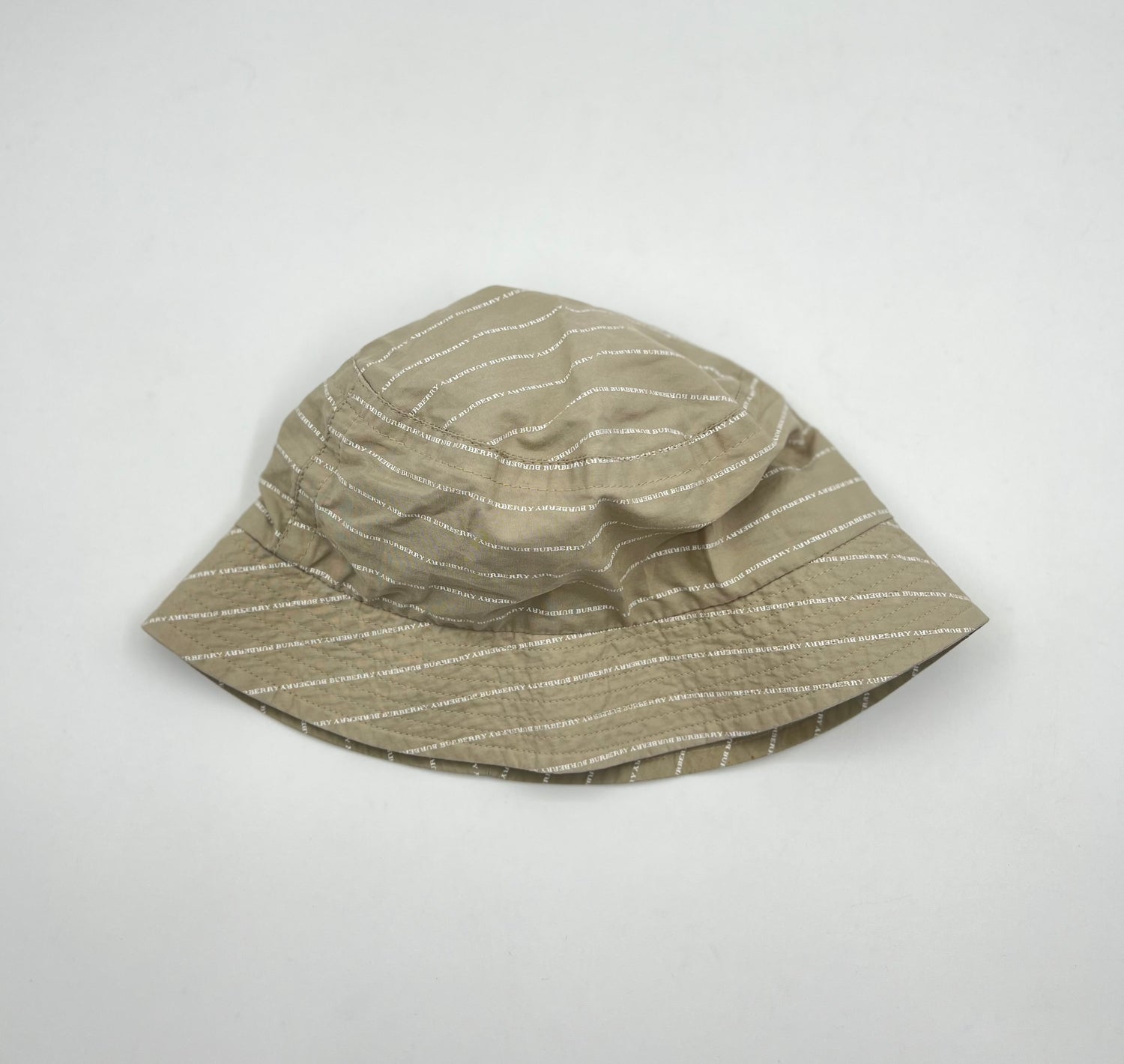 BURBERRY Excellent: This item is gently used Hats