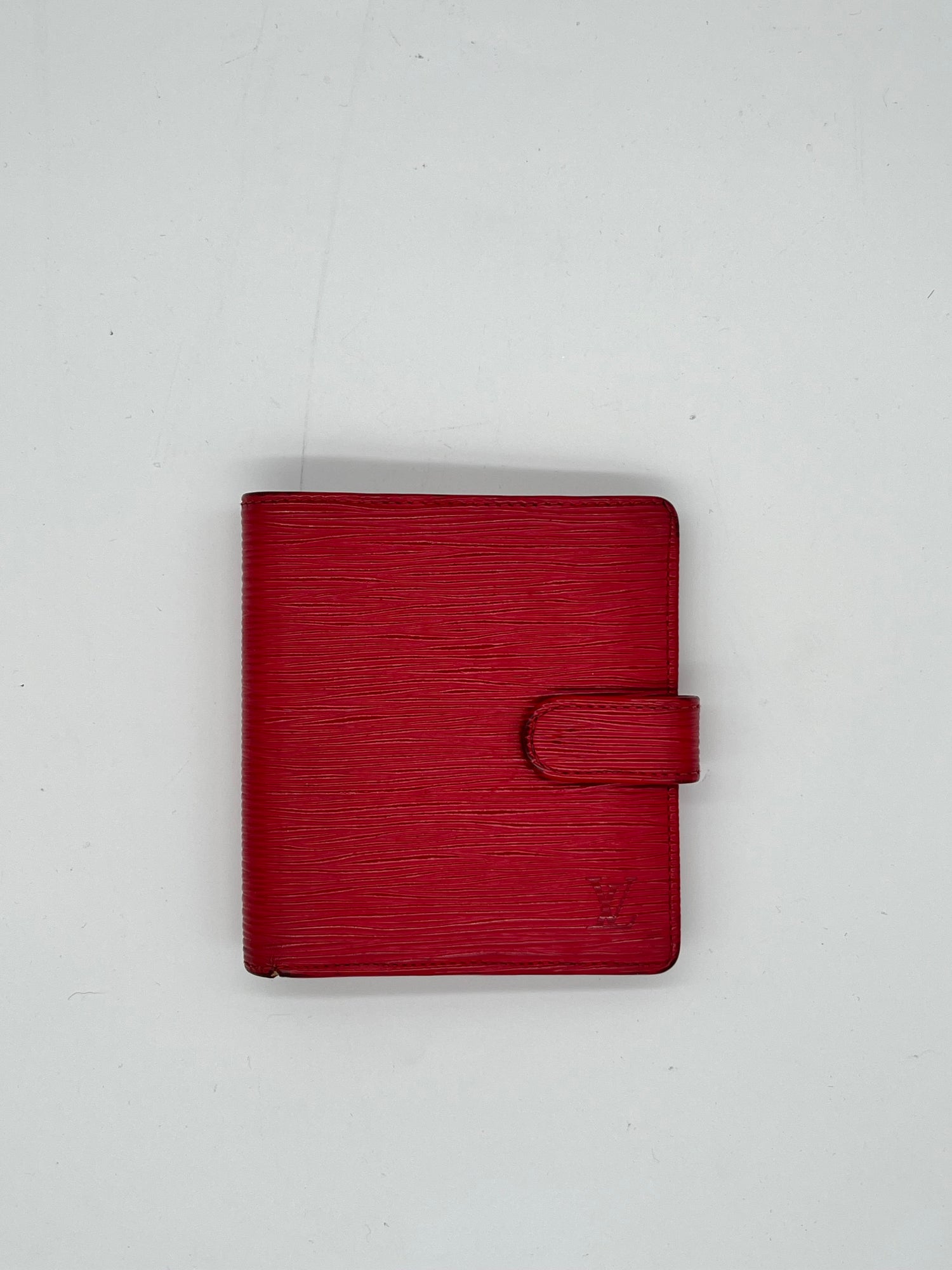 LOUIS VUITTON Fair / Well-Loved: Item shows wear Wallet