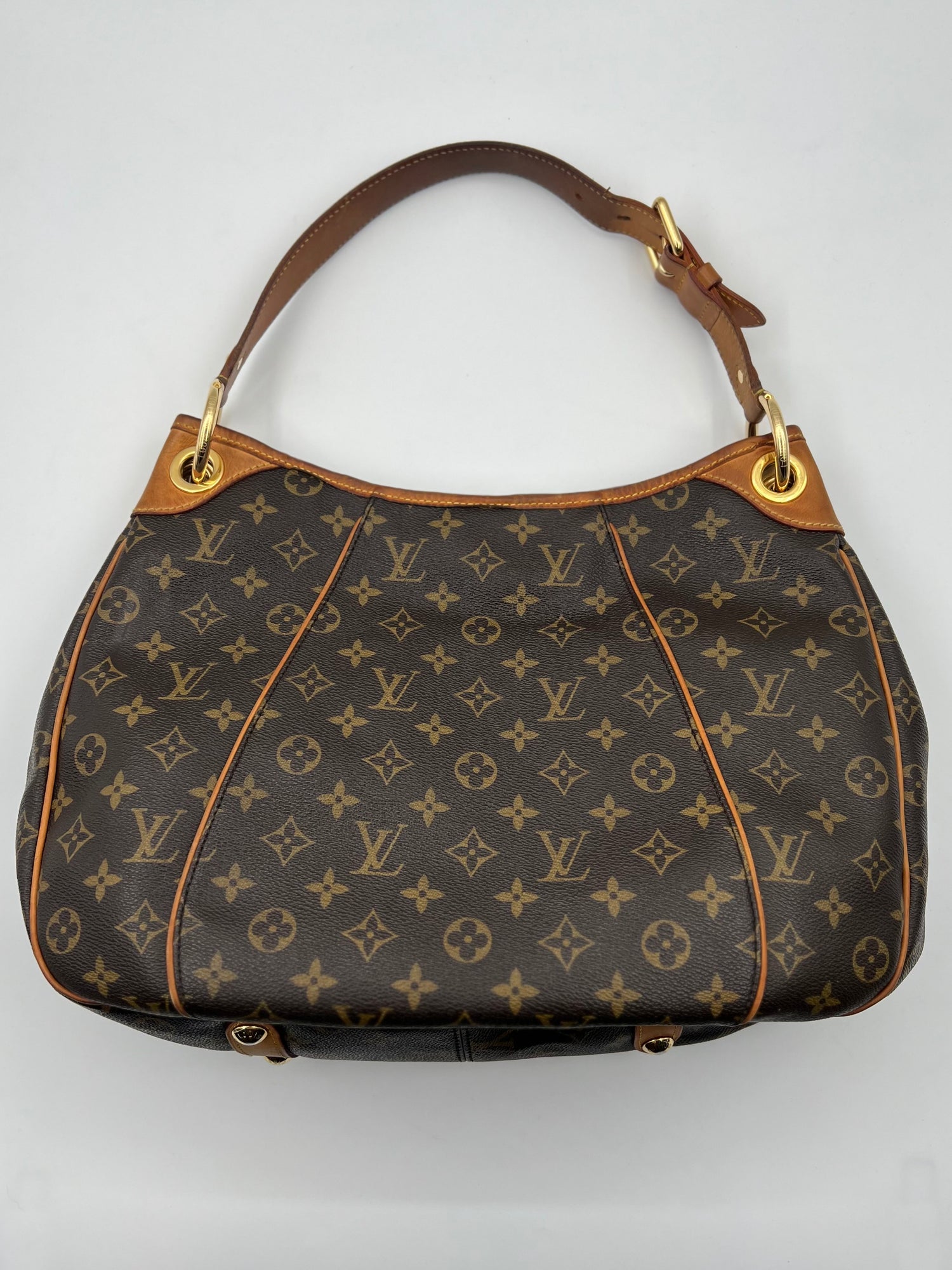 LOUIS VUITTON Handbag