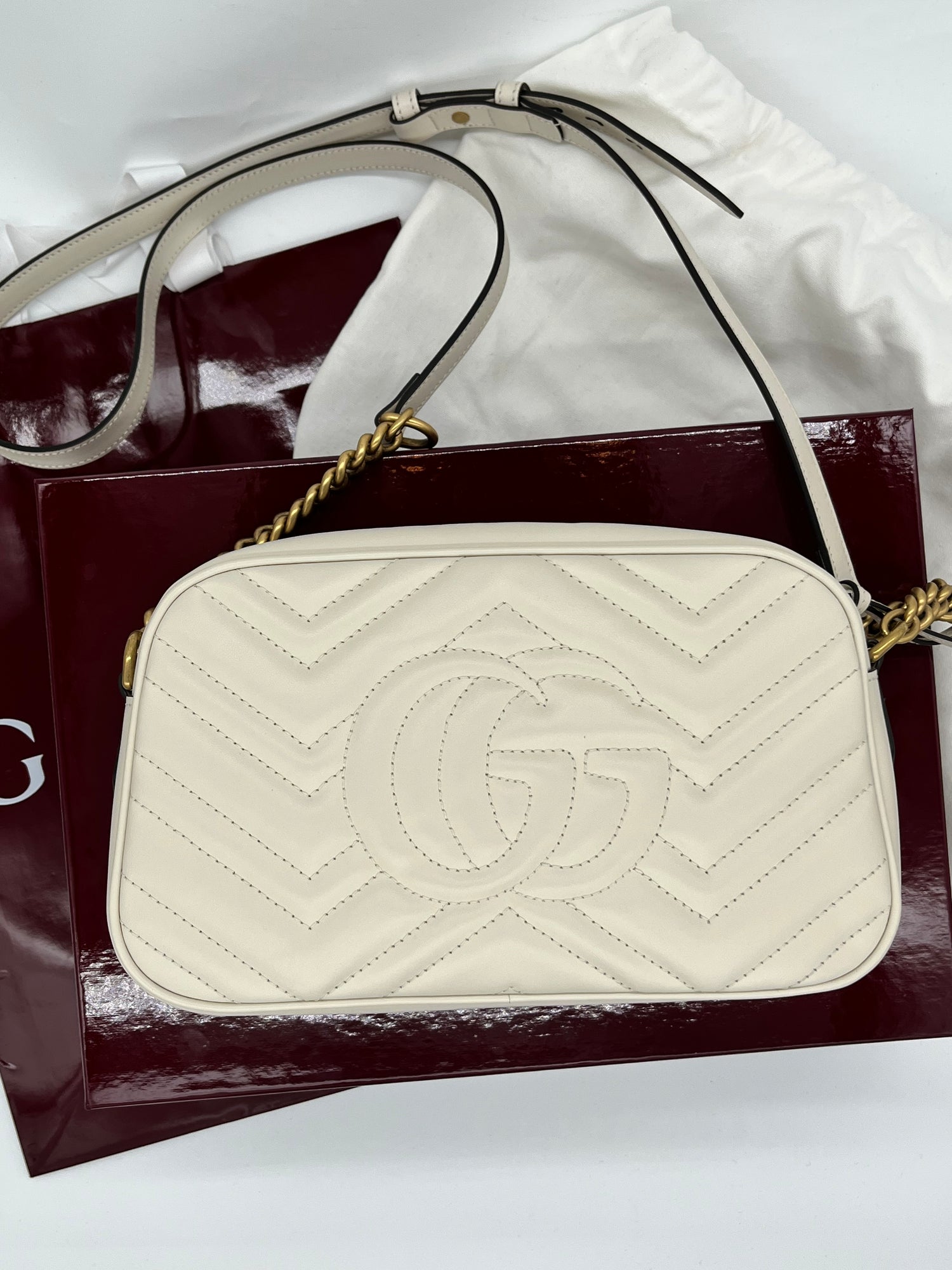 GUCCI Like New / NWOT: The item is pristi Handbag