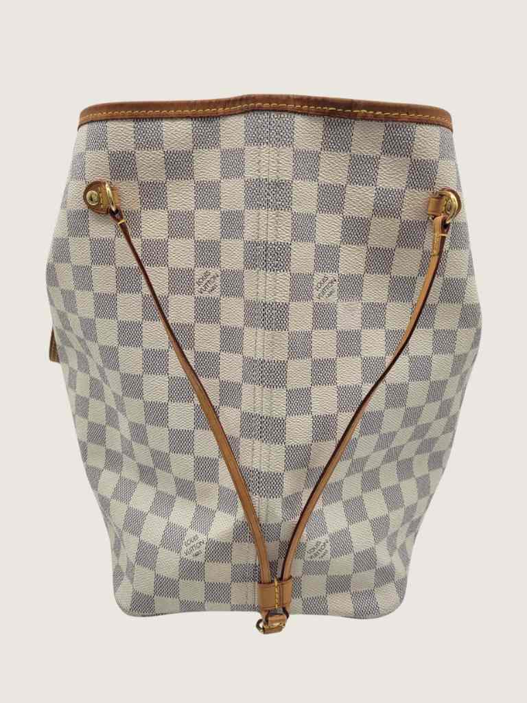 LOUIS VUITTON Excellent: This item is gently used Handbag