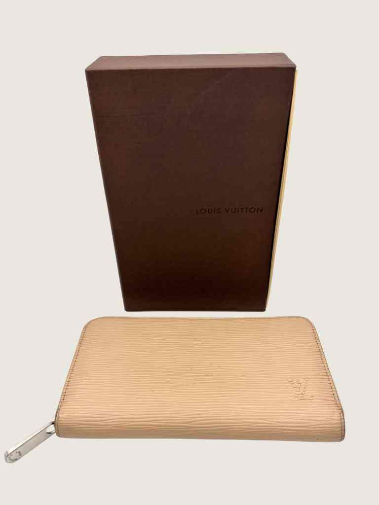 LOUIS VUITTON Wallet