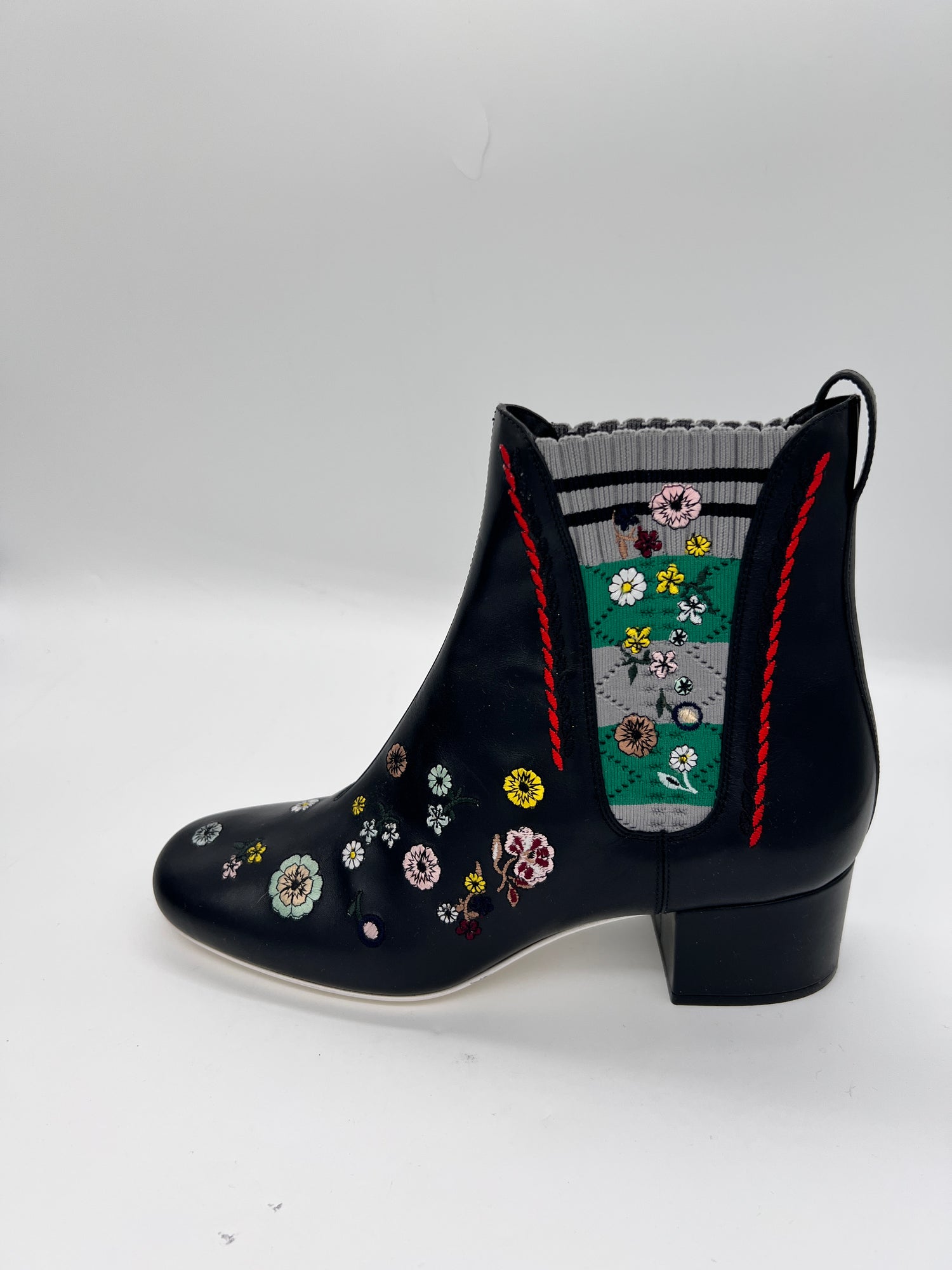Size 37 FENDI Wom Boots