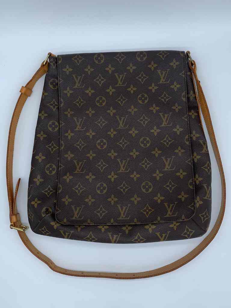 LOUIS VUITTON Handbag
