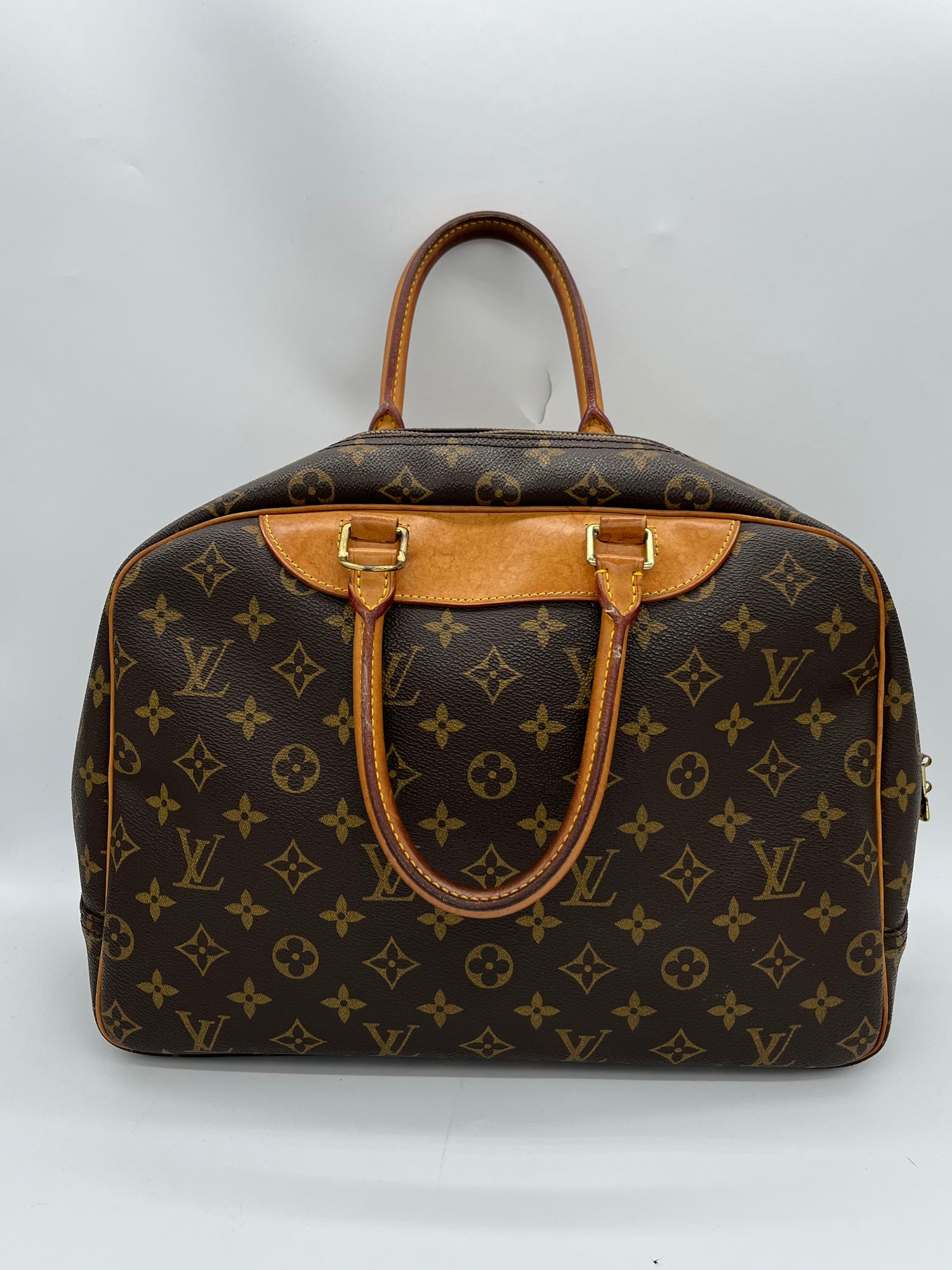 LOUIS VUITTON Handbag