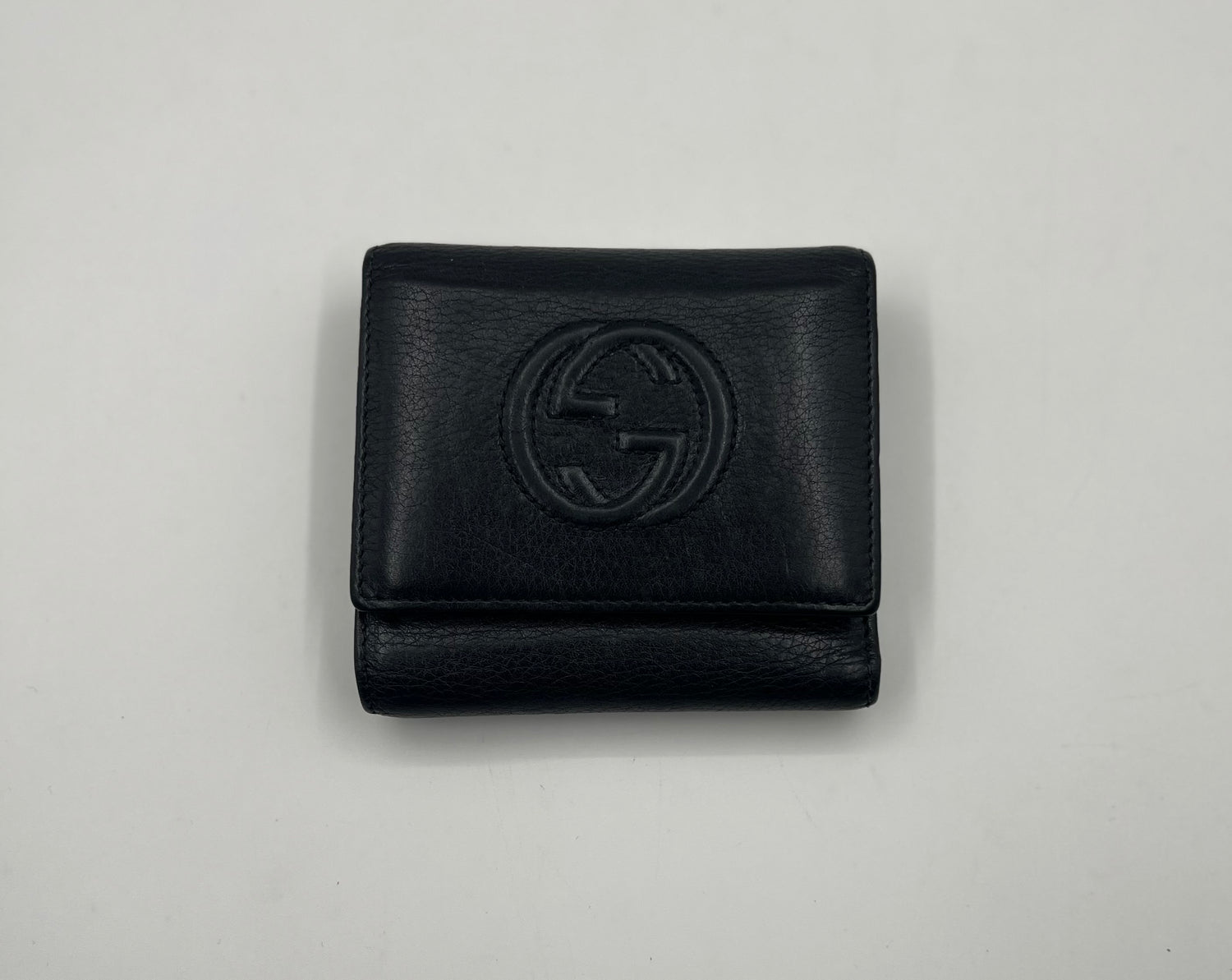 GUCCI Excellent: This item is gently used Wallet