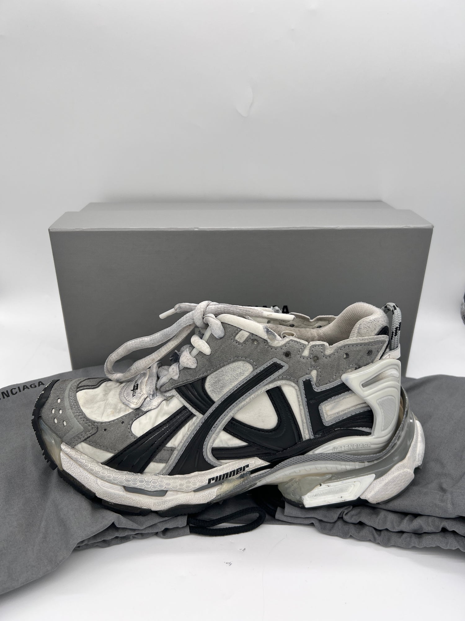 Size 6 Balenciaga Wom Sneakers
