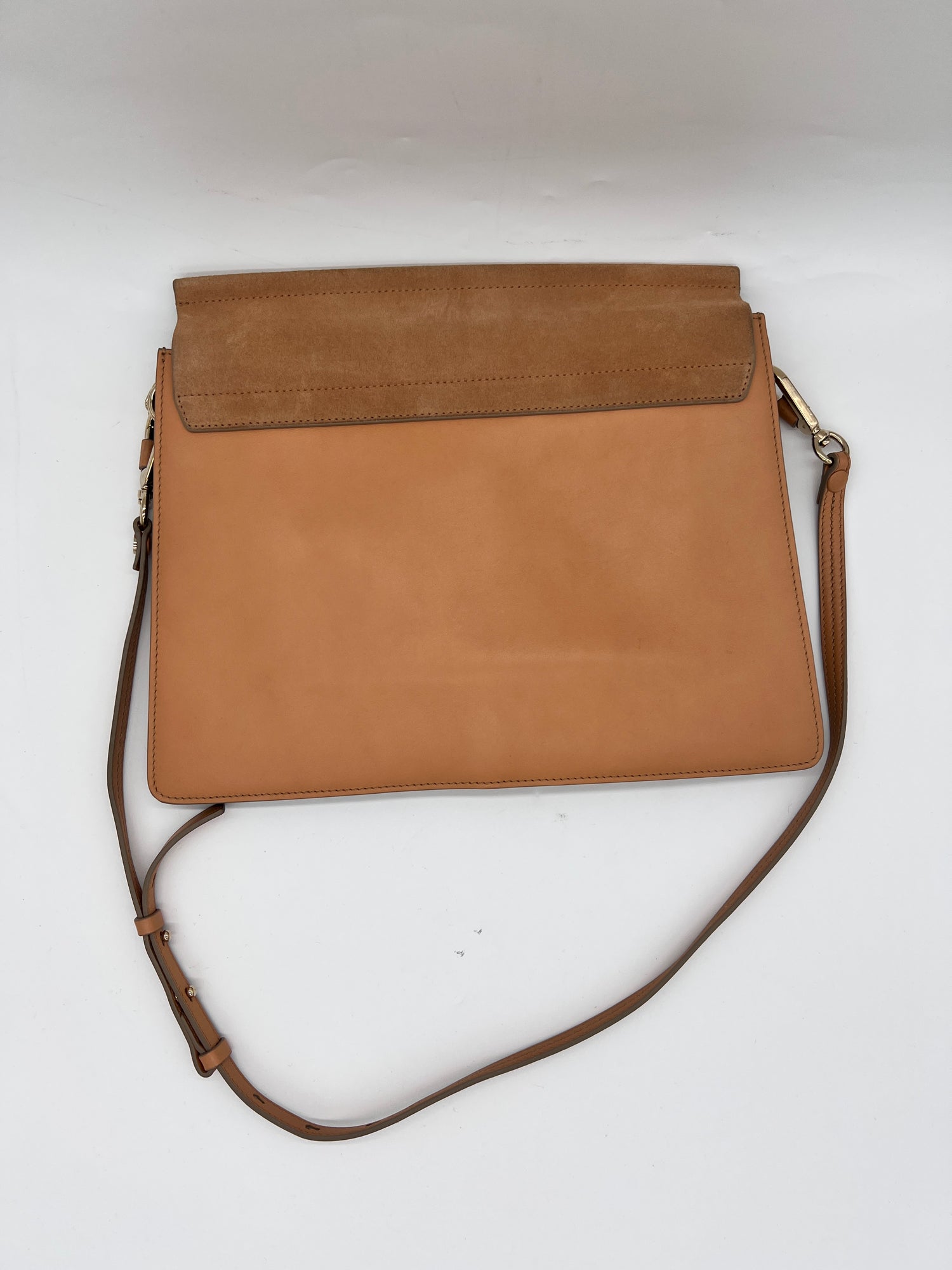 CHLOÉ Excellent: This item is gently used Handbag