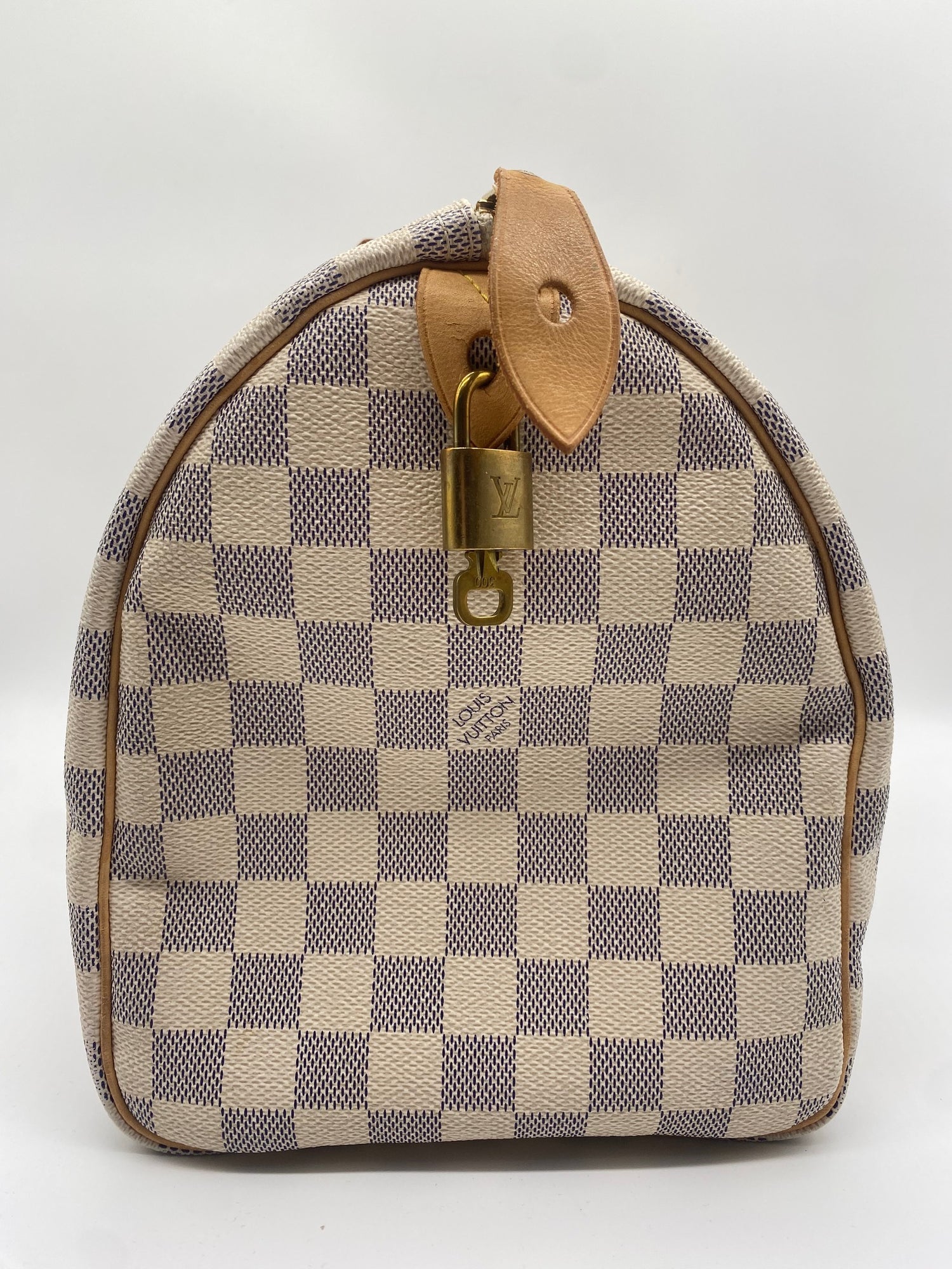 LOUIS VUITTON Excellent: This item is gently used Handbag