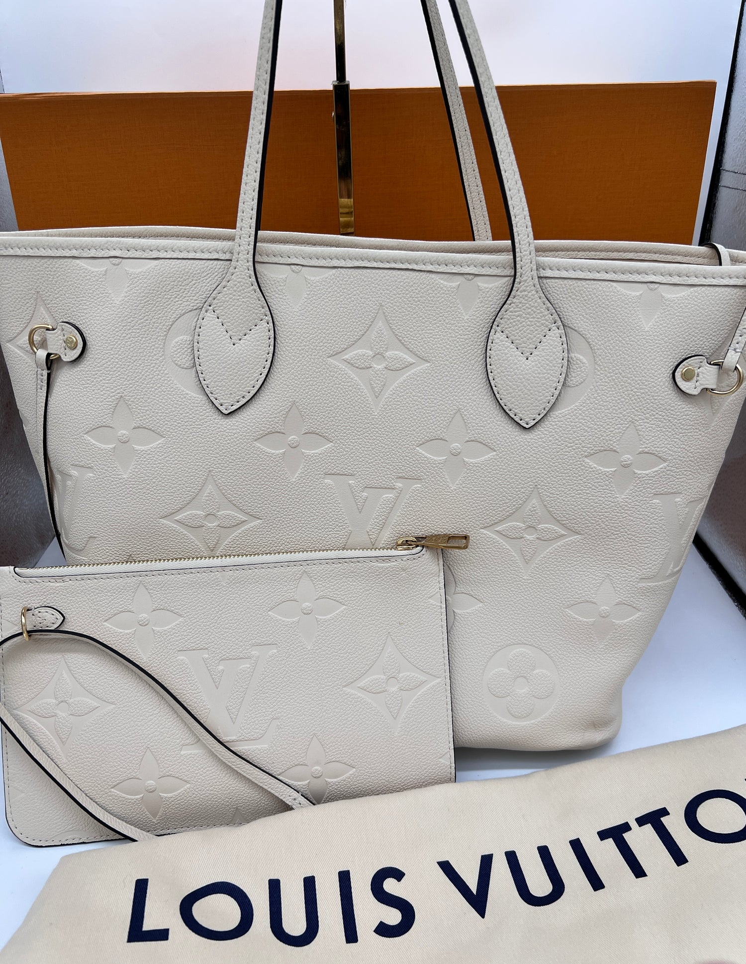 LOUIS VUITTON Handbag