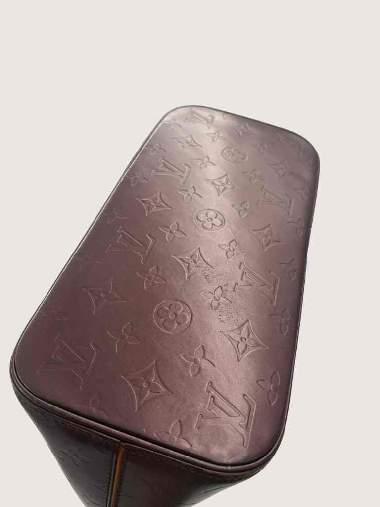LOUIS VUITTON Handbag
