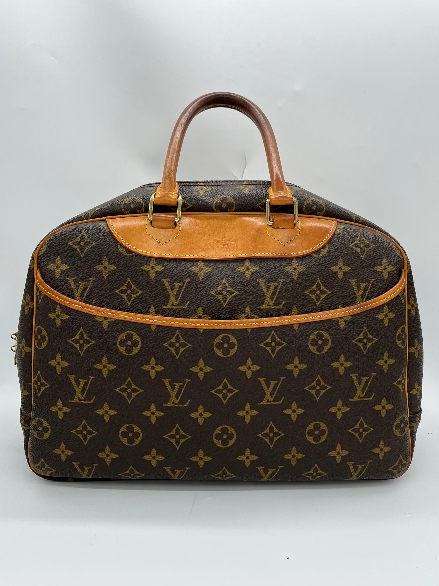 LOUIS VUITTON Handbag