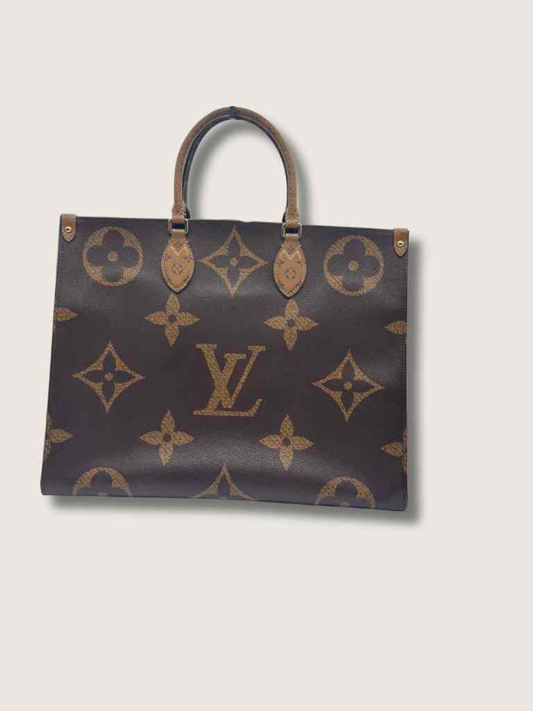 LOUIS VUITTON Handbag