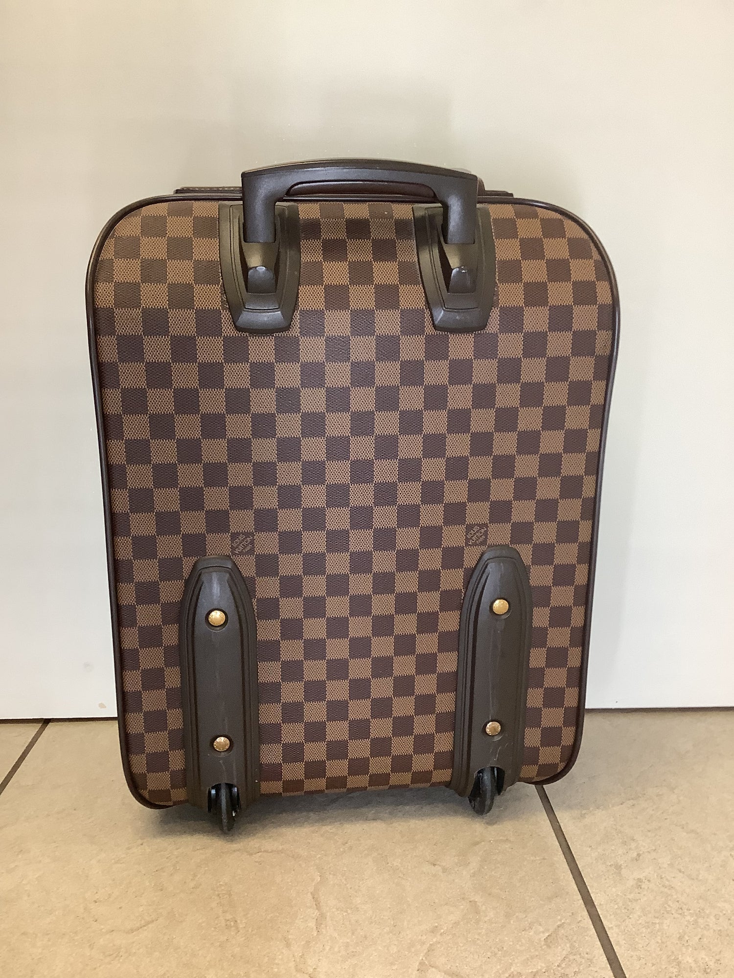 LOUIS VUITTON Excellent: This item is gently used Luggage