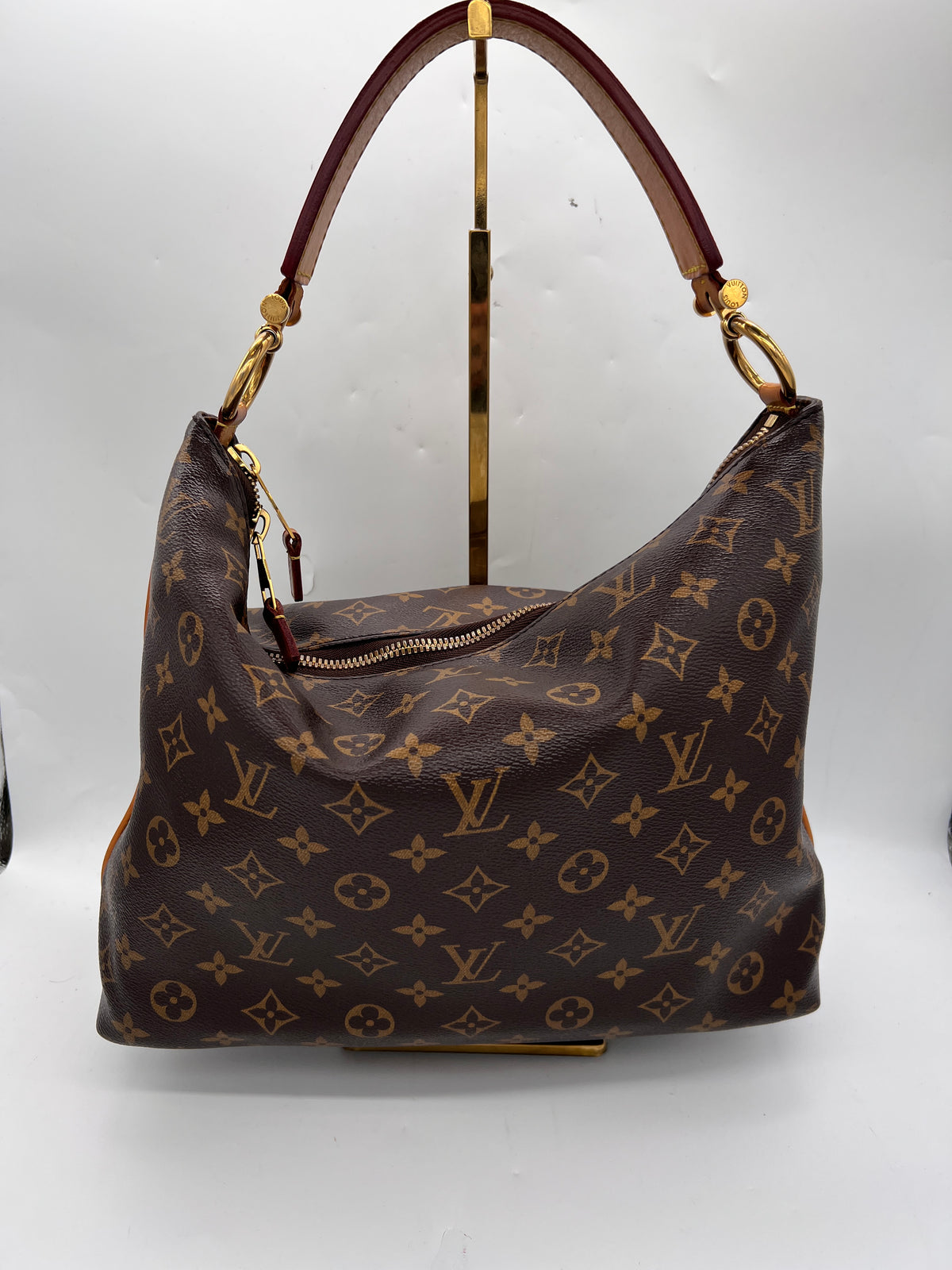 LOUIS VUITTON Handbag